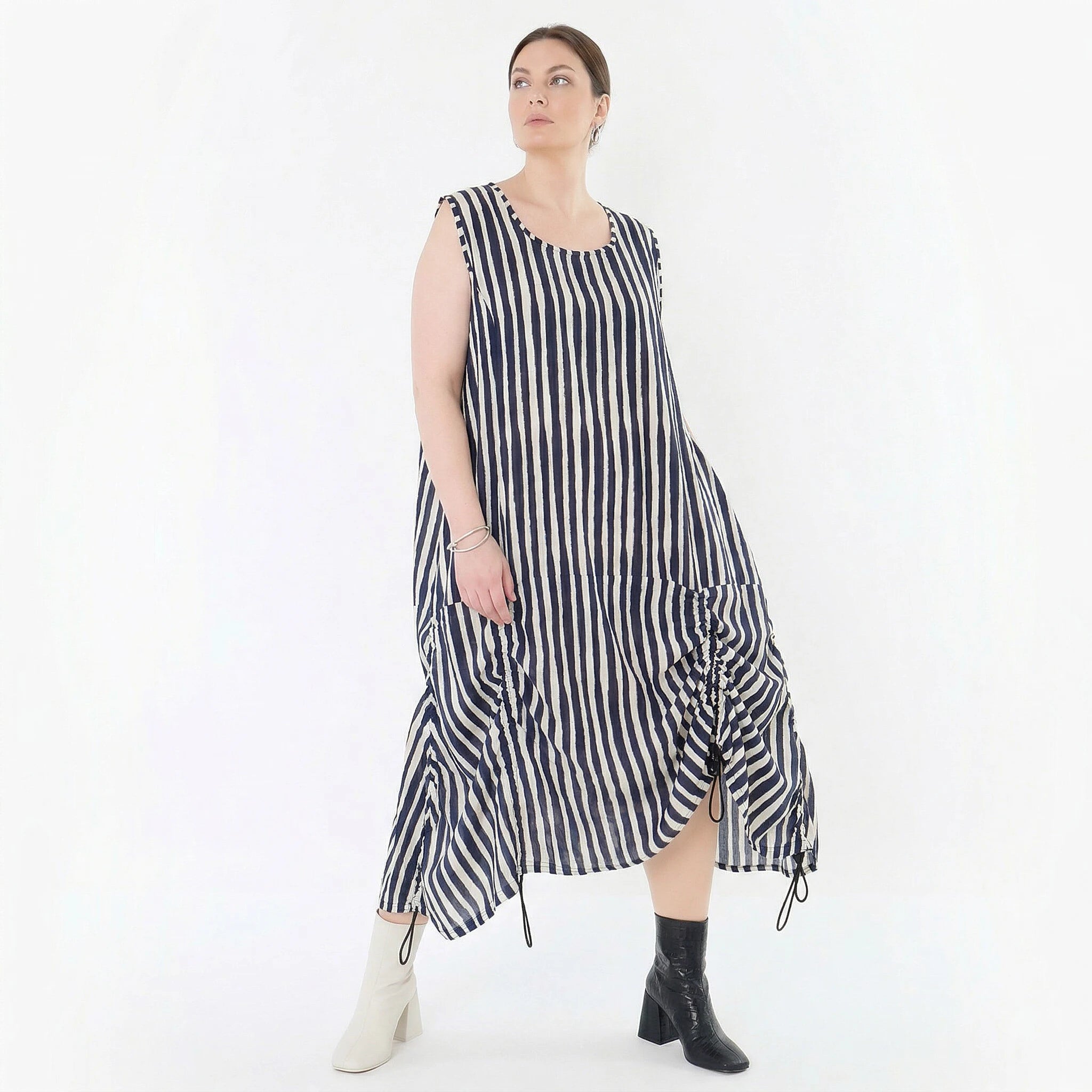 Luftiges Ballon Kleid mit ausgefallenem Lagenlook, raffiniert gerafft, angenehm leicht, Marine/Weiß