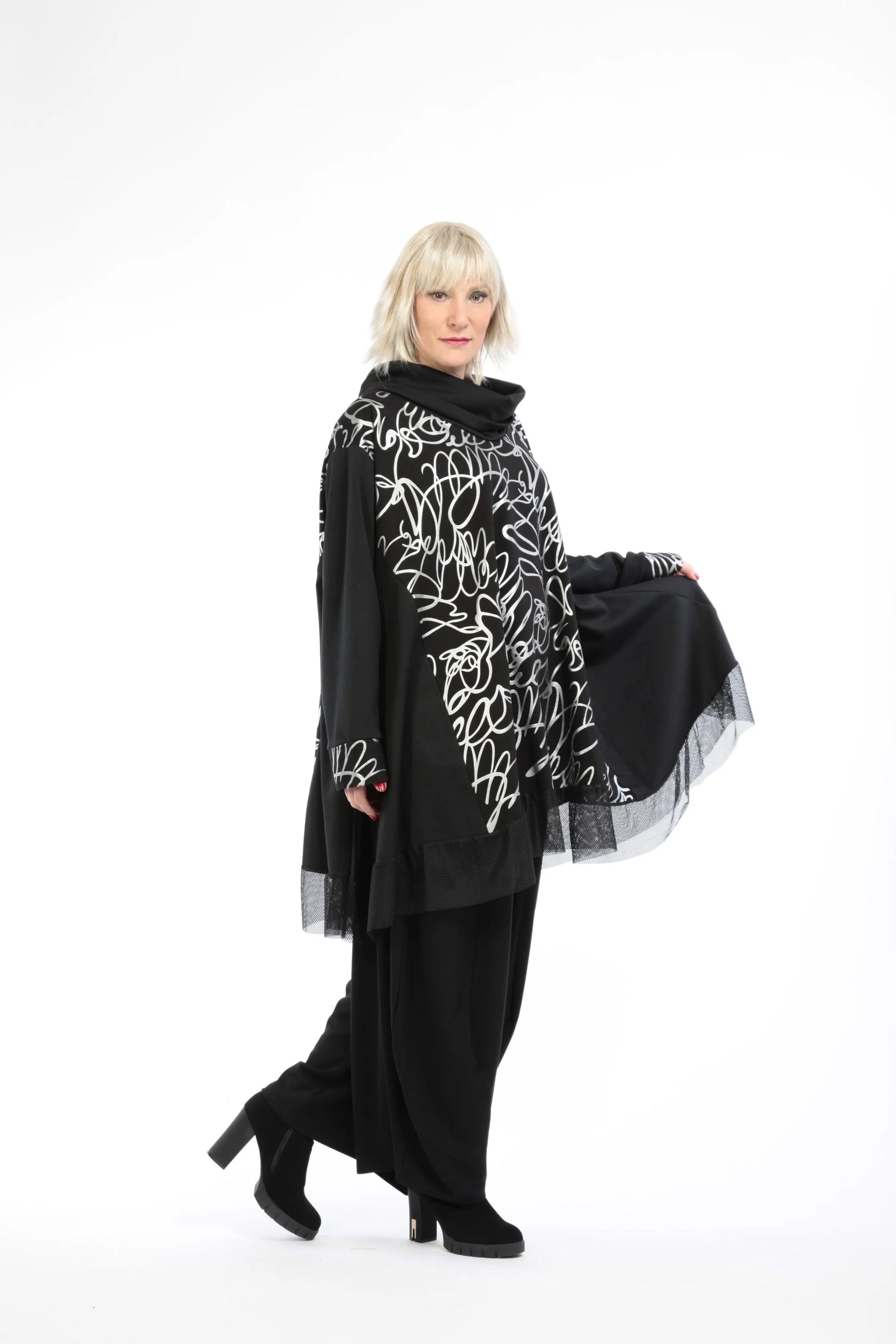  Bigshirt von AKH Fashion aus Viskose in Glocken-Form, 1212.09953, Schwarz-Silber-Netz