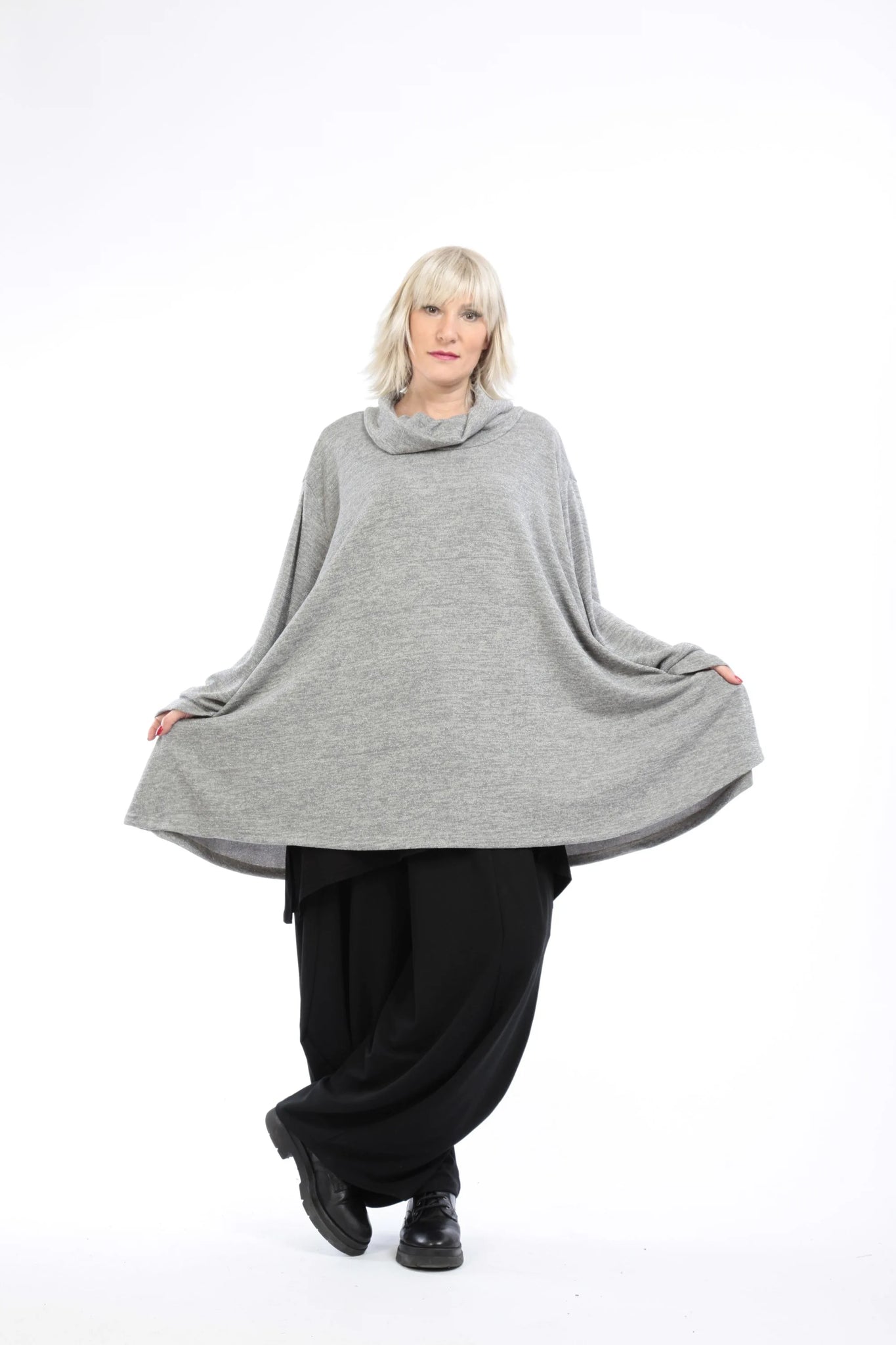  Elegantes A-Form Big Shirt in Glanzsilber mit Rollkragen für stimmungsvolle Lagenlooks