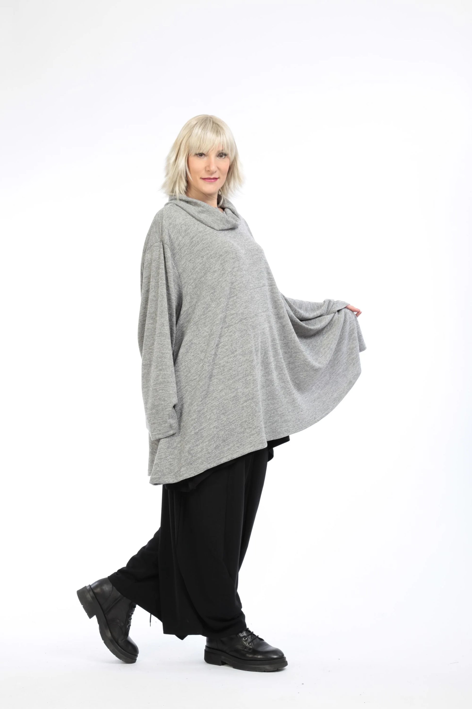  Elegantes A-Form Big Shirt in Glanzsilber mit Rollkragen für stimmungsvolle Lagenlooks