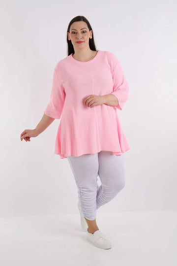  Luftiges Glocken-Shirt in zartem Rosa mit Rundhalsausschnitt und 7/8 Ärmeln für Plus Size Mode