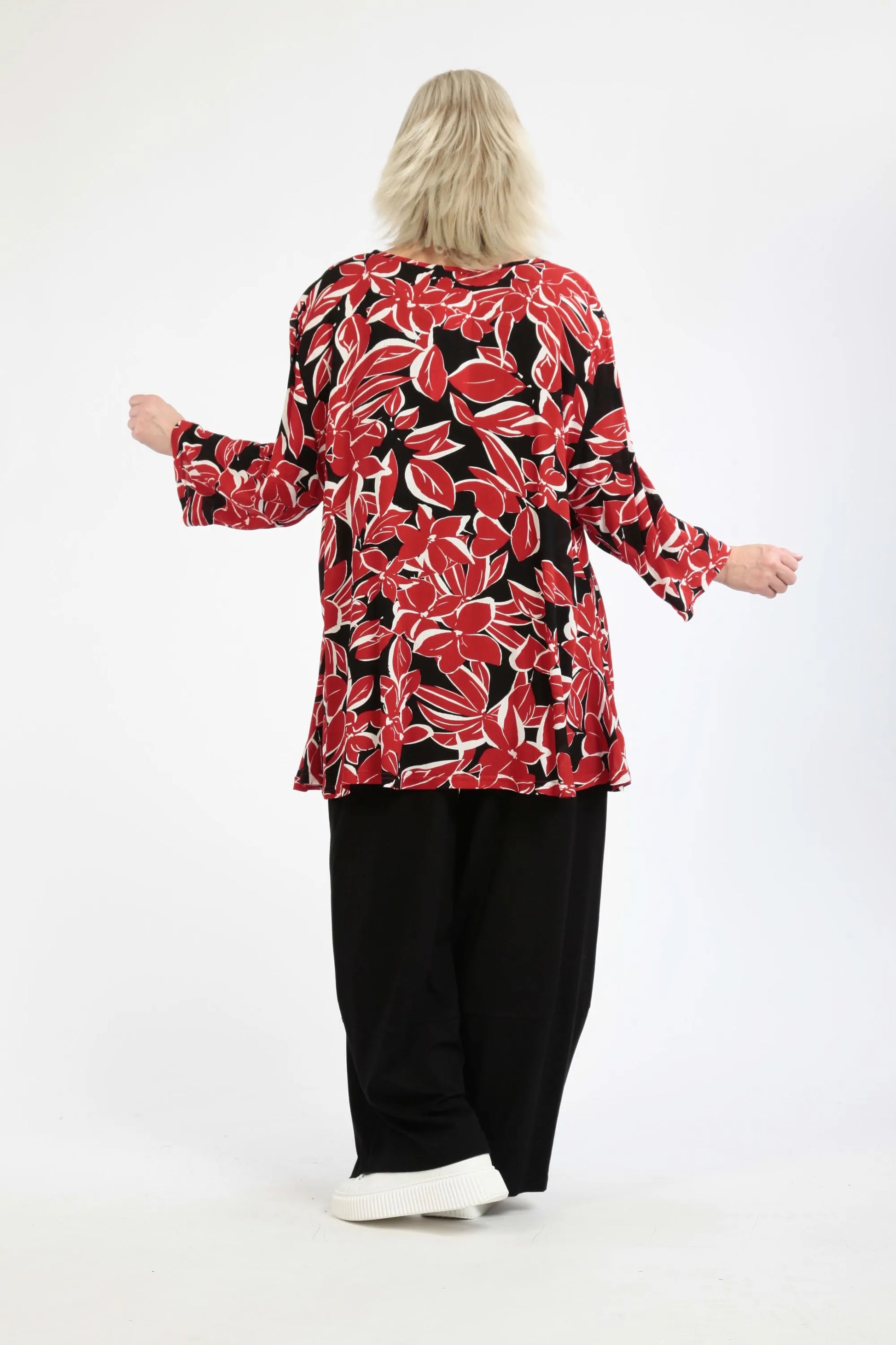  Glocken-Form Shirt mit luftiger Viskose und auffälligem Blumenprint in Rot-Schwarz für Plus Size