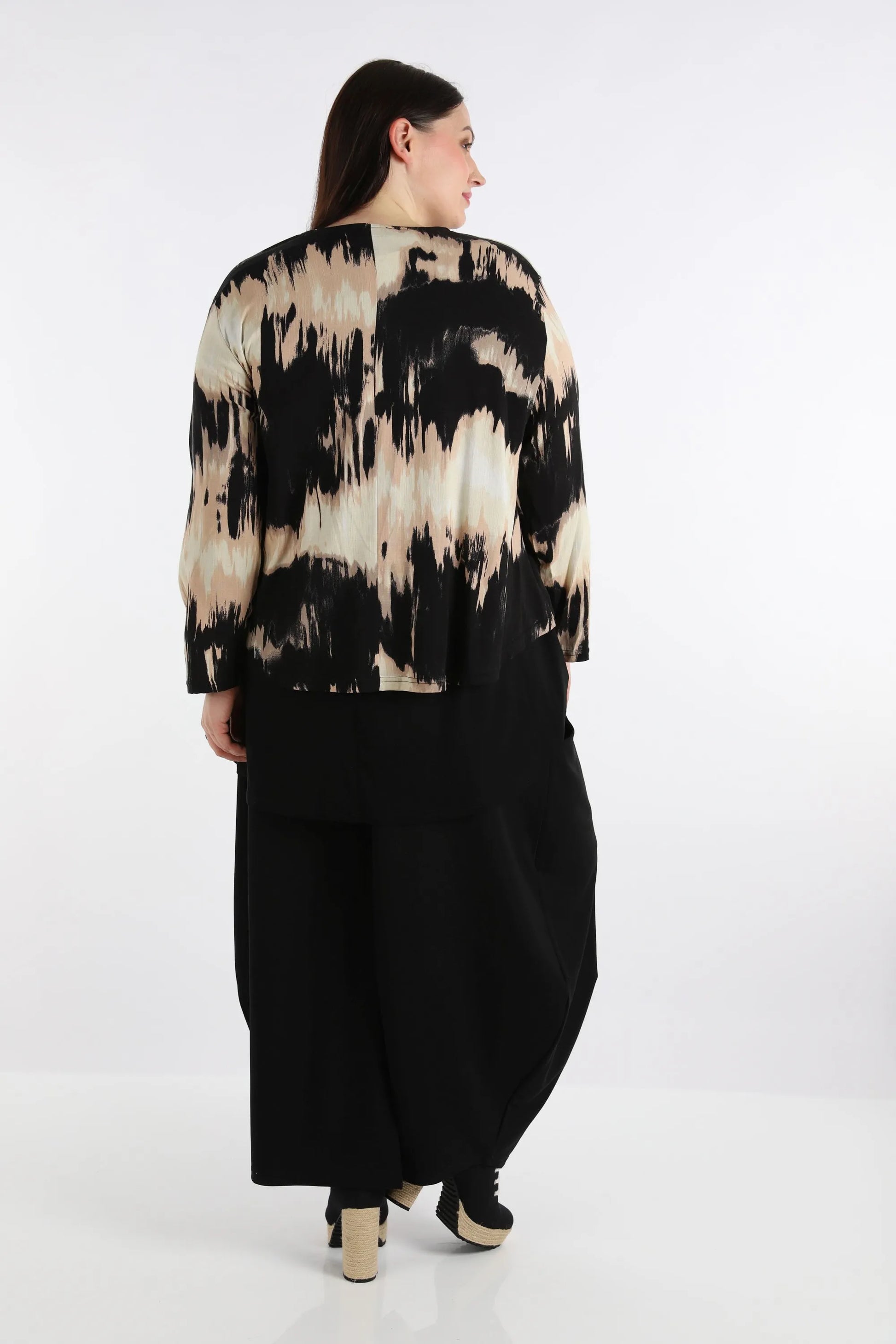  AKH Fashion Jacke in gerundeter Form, aus Rayon, 1258.00130, Schwarz-Beige, Batik, Schick