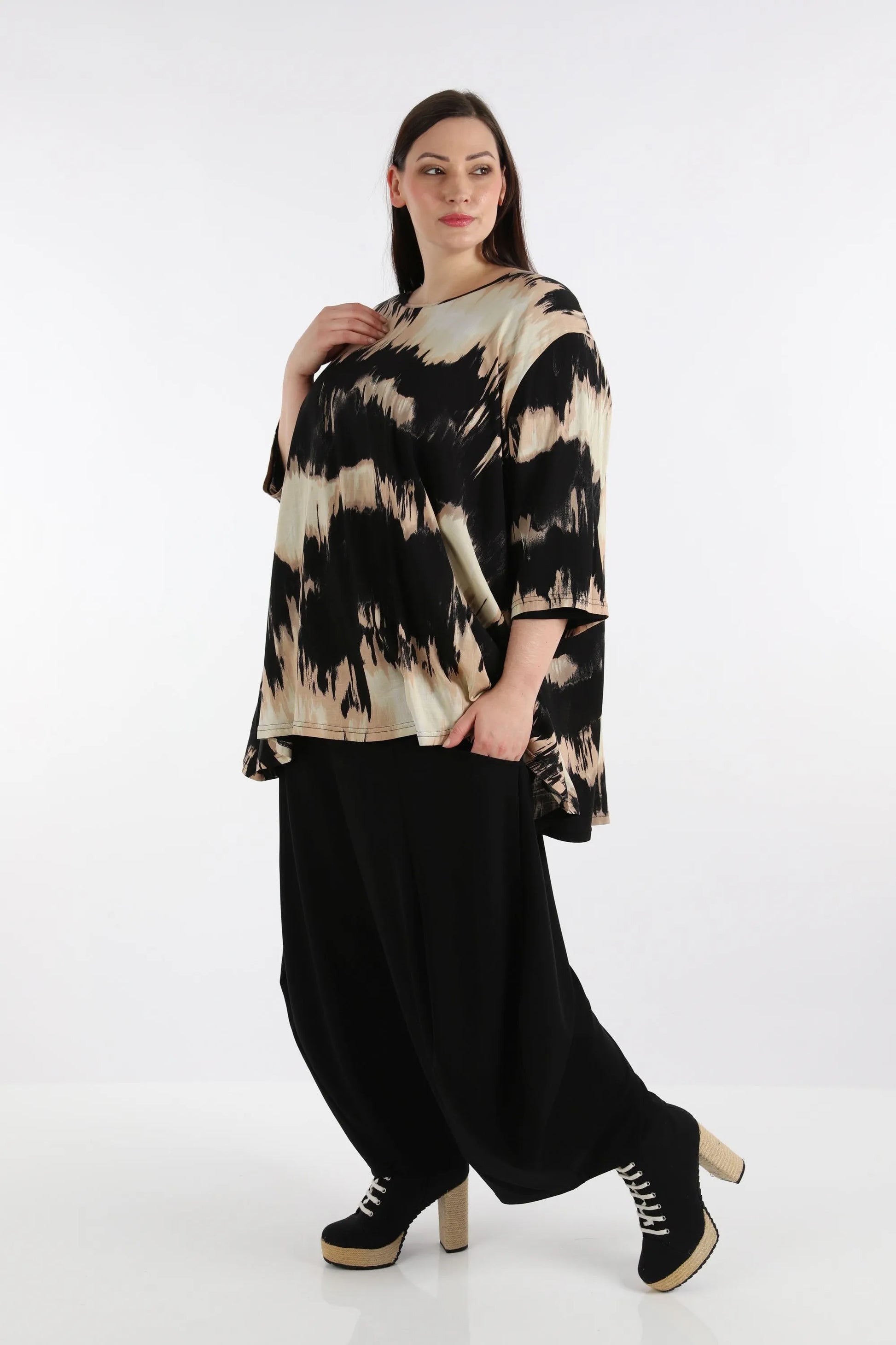  A-Form Bigshirt von AKH Fashion aus Rayon, 1258.00593, Schwarz-Beige, Batik, Schick, Modern