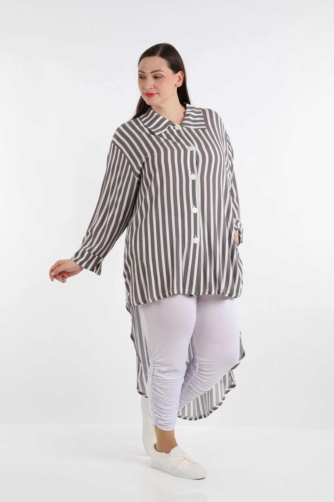  Bluse von AKH Fashion aus Viskose in Vokuhila-Form, 1272.06918, Grau-Weiß, Schick, Modern