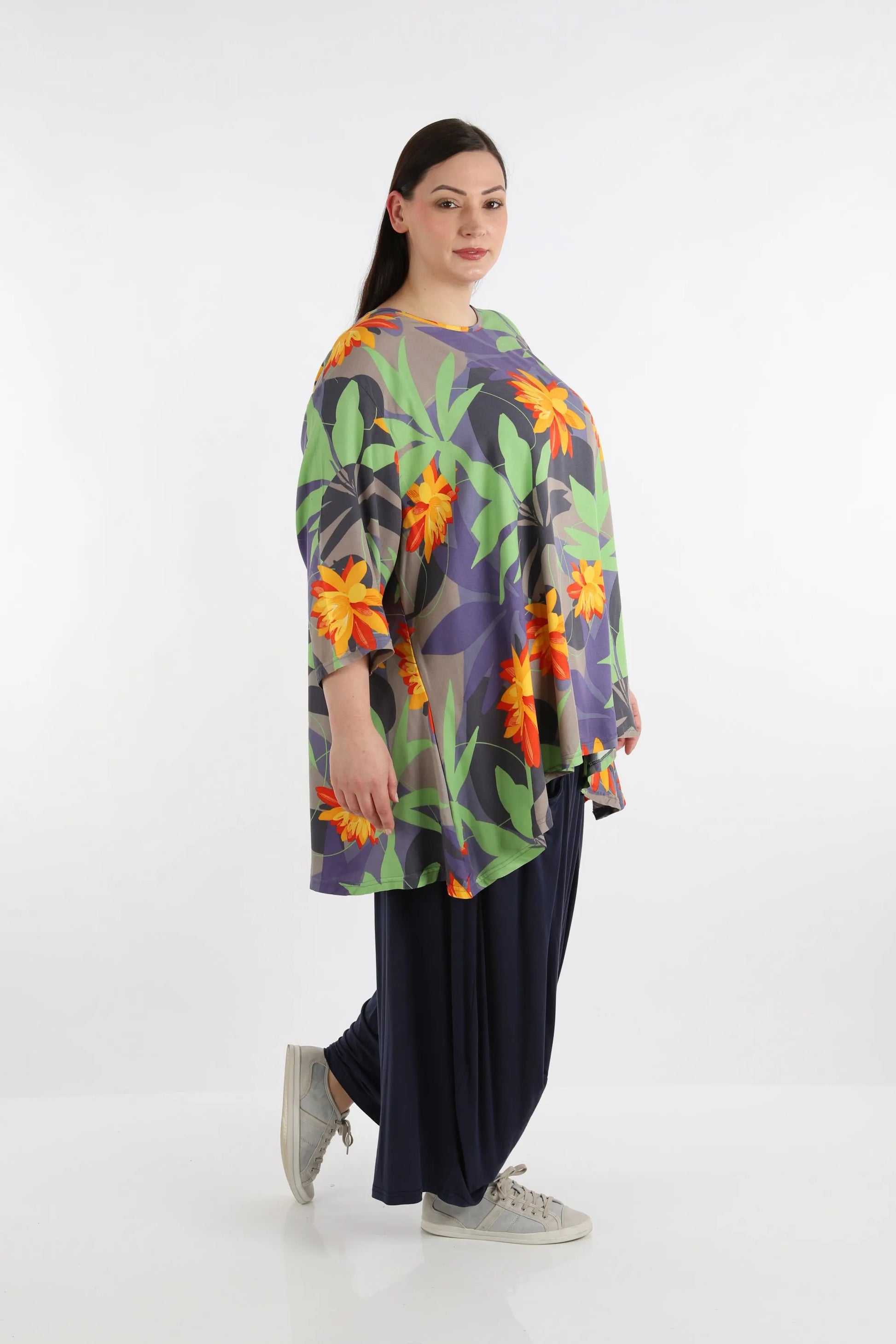  A-Form Bigshirt von AKH Fashion aus Viskose, 1277.00593, Grau-Lime, Blumen, Schick, Modern