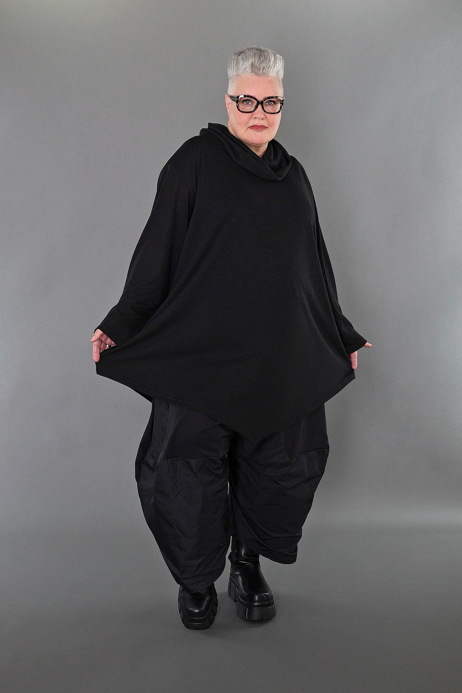  A-Form Bigshirt von AKH Premium aus Viskose, P1008.0516, Schwarz, Ausgefallen, Zeitlos