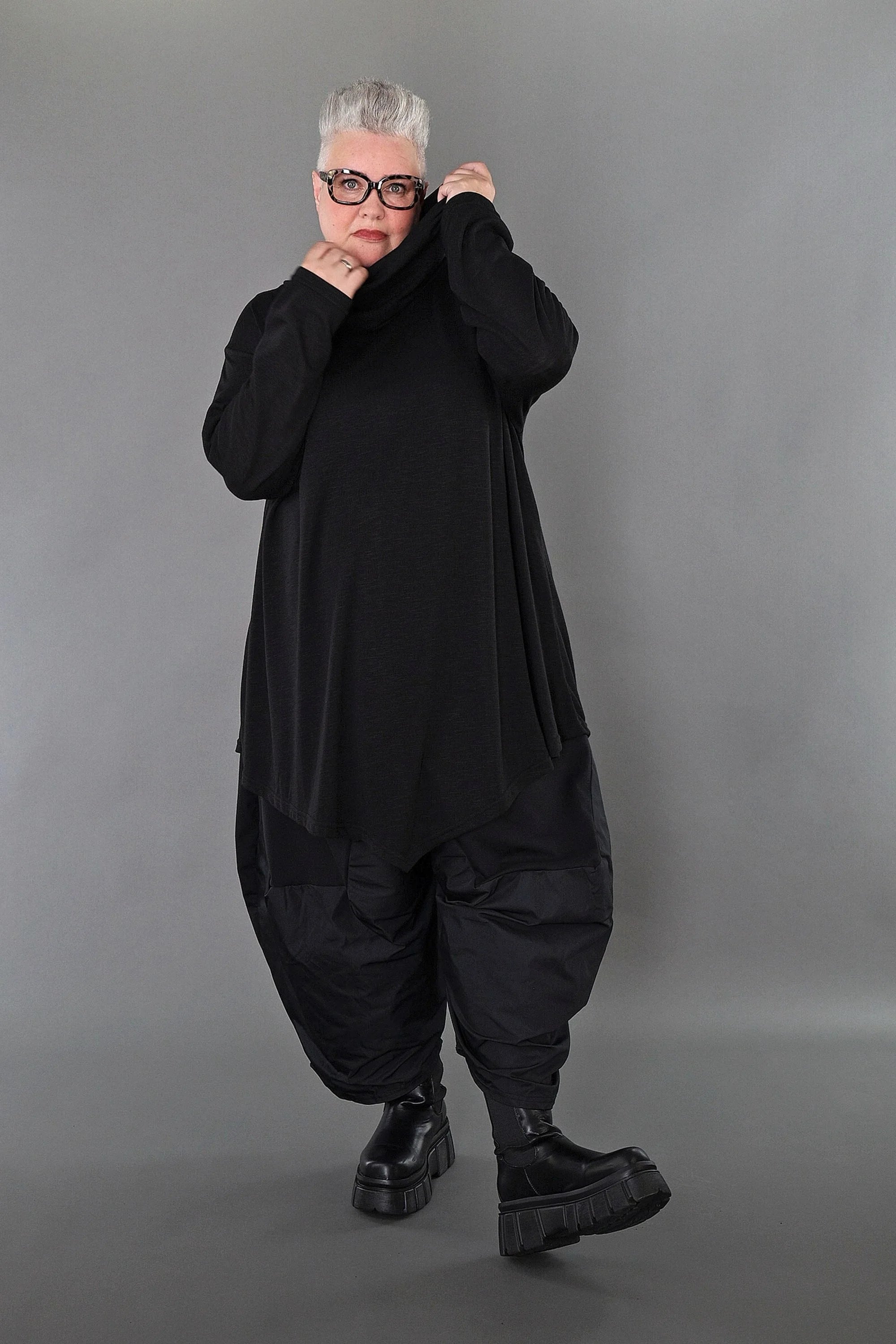  A-Form Bigshirt von AKH Premium aus Viskose, P1008.0516, Schwarz, Ausgefallen, Zeitlos