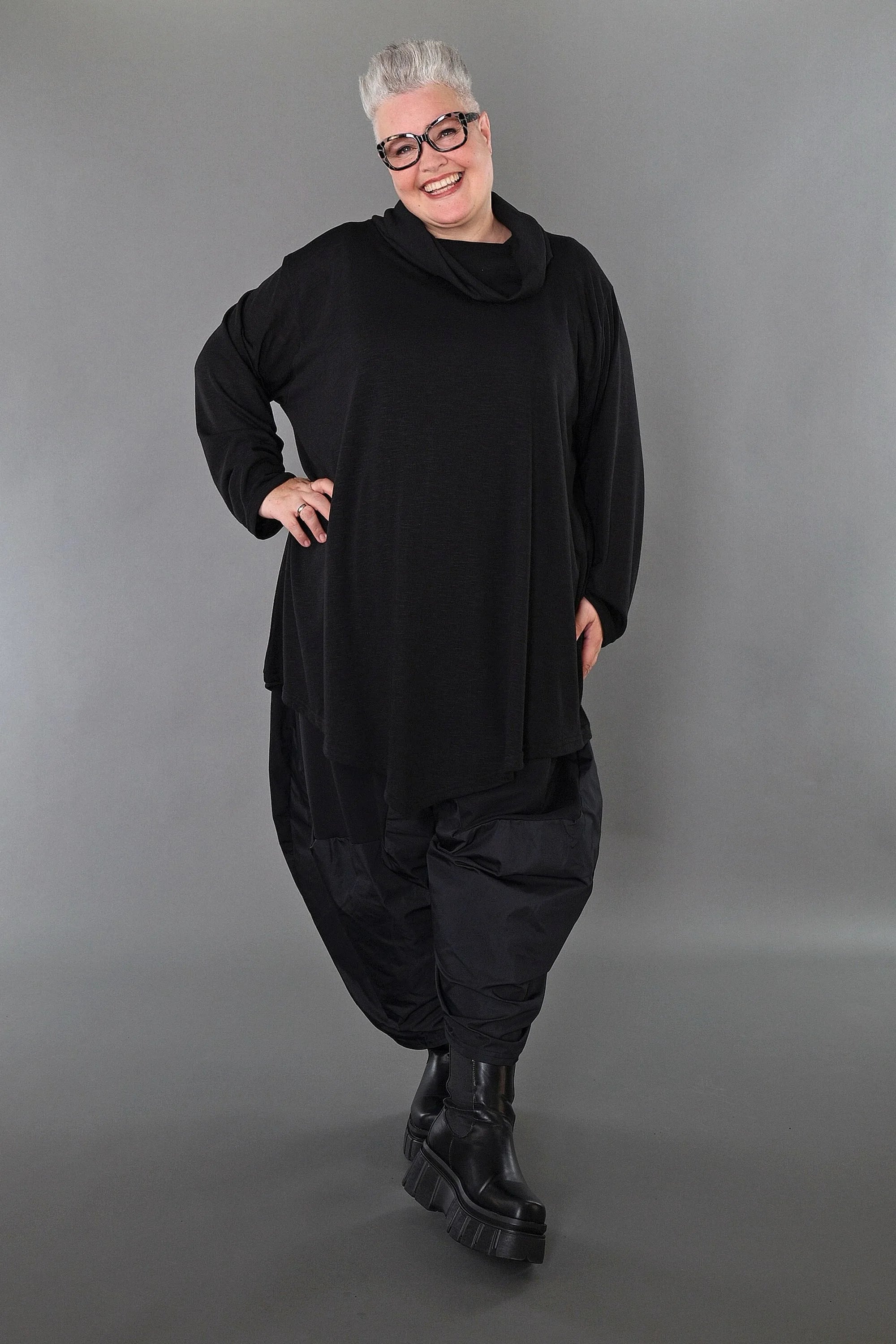  A-Form Bigshirt von AKH Premium aus Viskose, P1008.0516, Schwarz, Ausgefallen, Zeitlos