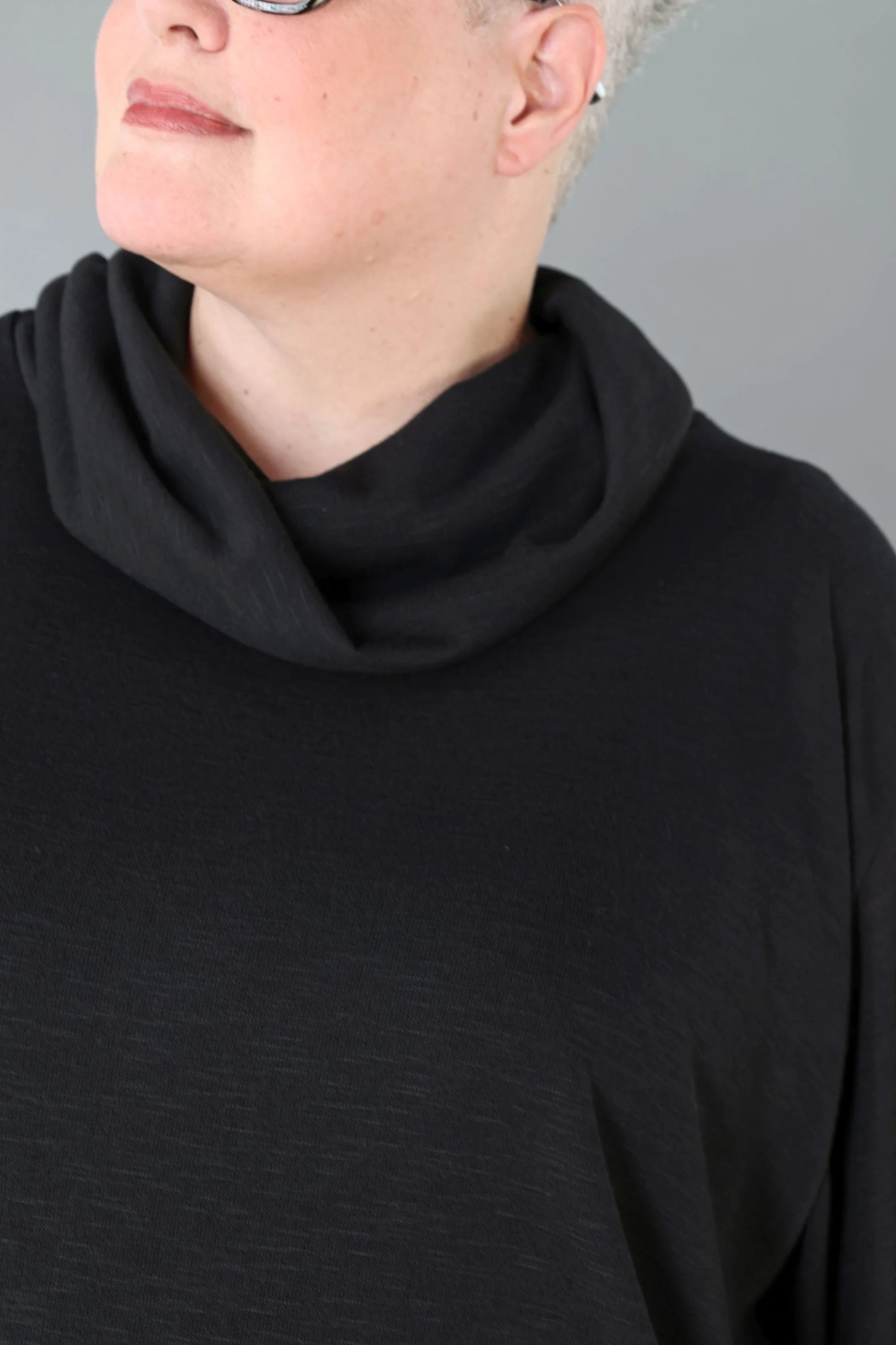  A-Form Bigshirt von AKH Premium aus Viskose, P1008.0516, Schwarz, Ausgefallen, Zeitlos