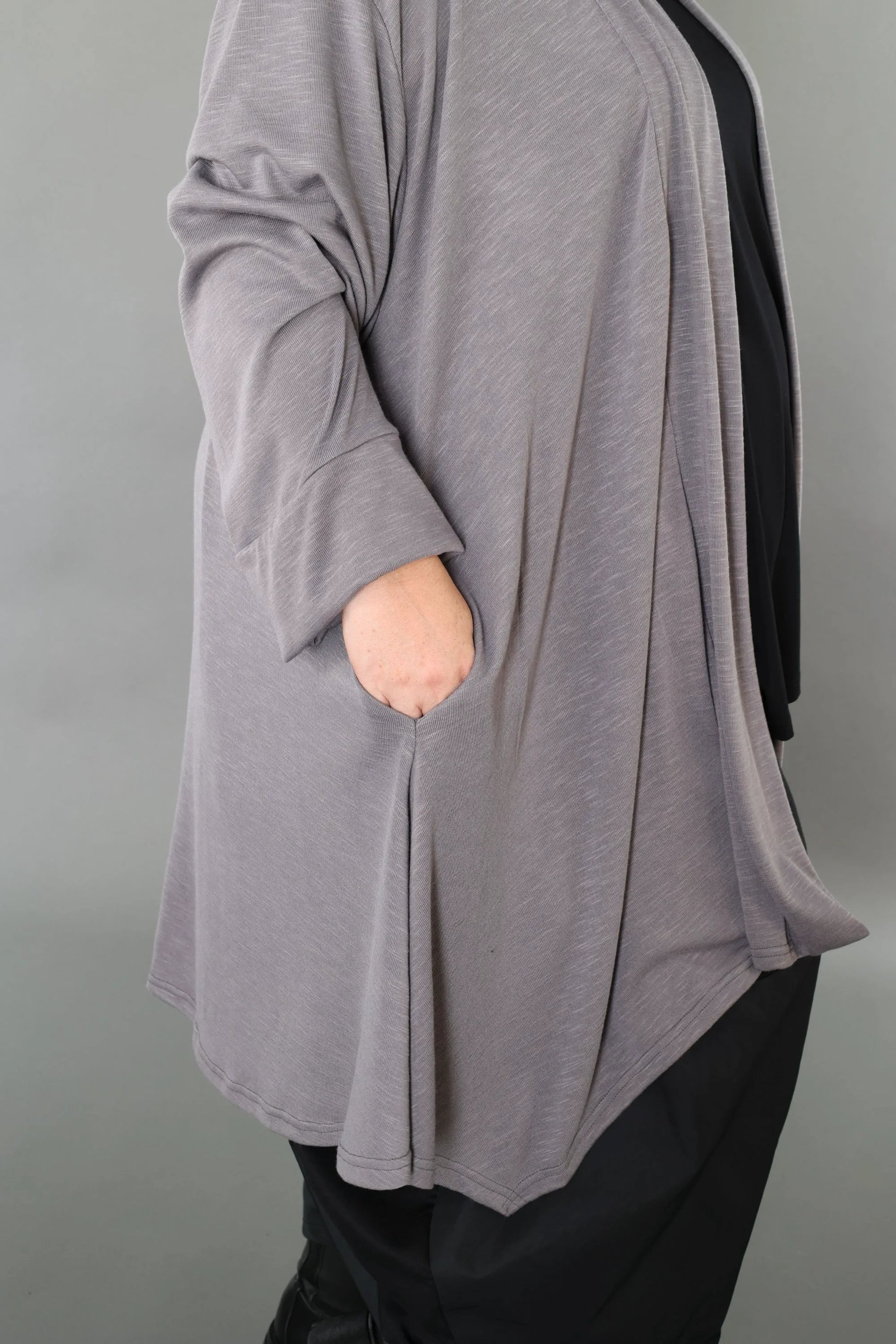  A-Form Cardigan von AKH Premium aus Viskose, P1008.7041, Hellgrau, Ausgefallen, Zeitlos