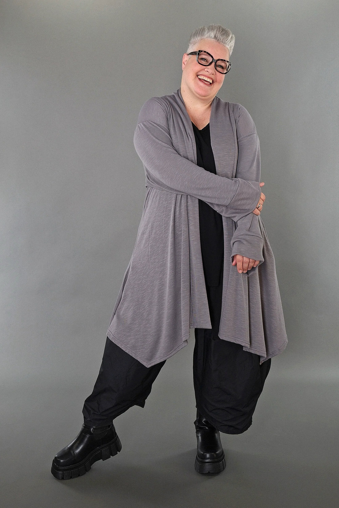  A-Form Cardigan von AKH Premium aus Viskose, P1008.7041, Hellgrau, Ausgefallen, Zeitlos