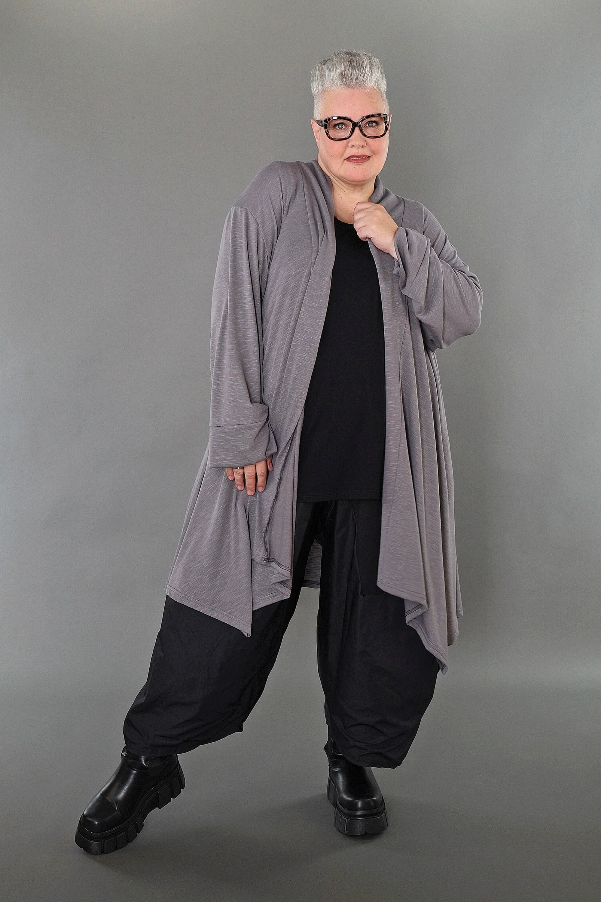  A-Form Cardigan von AKH Premium aus Viskose, P1008.7041, Hellgrau, Ausgefallen, Zeitlos