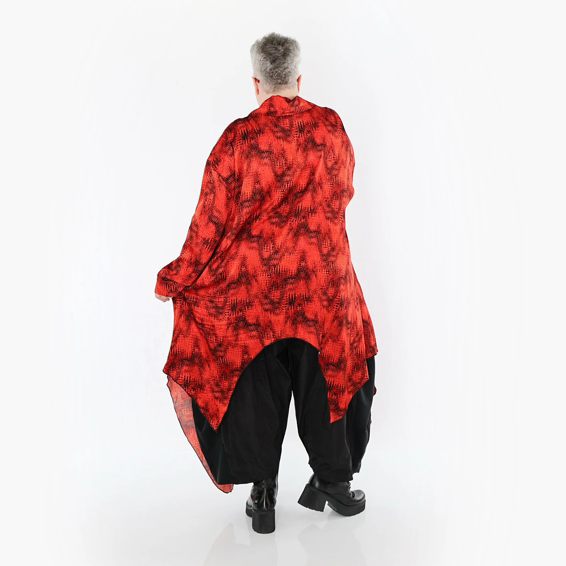  Zipfel Bluse von AKH Premium aus Viskose, P1015.7135, Rot/Schwarz, Grafik, Ausgefallen