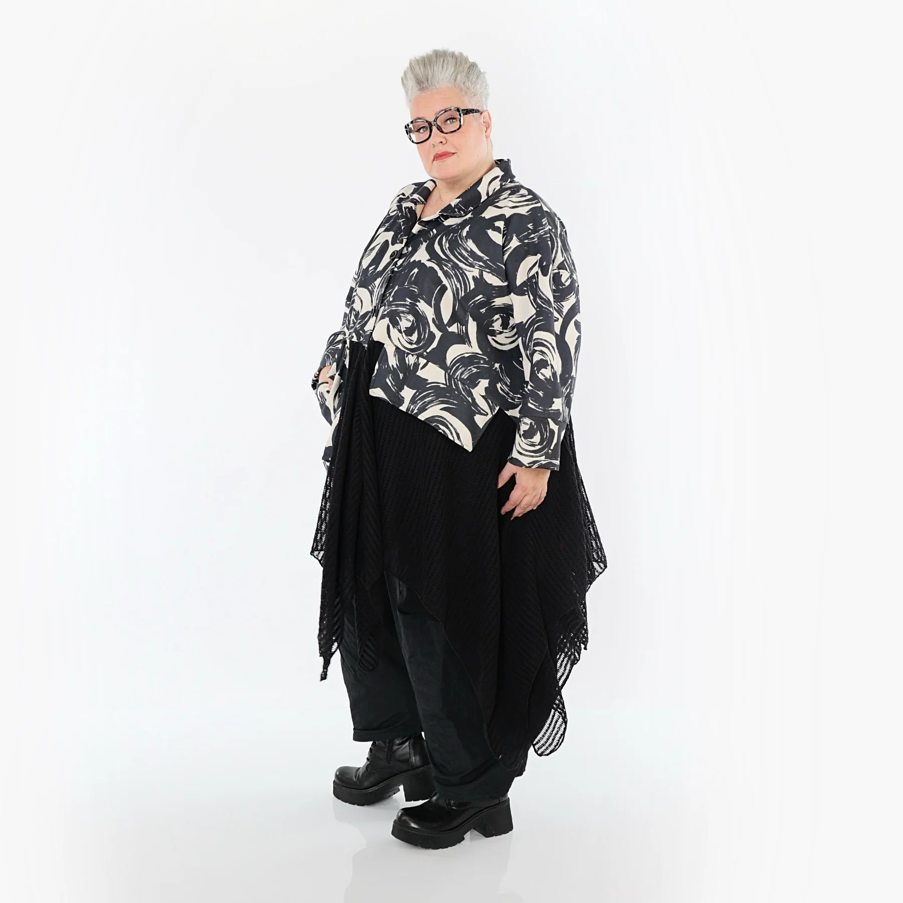  A-Form Jacke von AKH Premium aus Polyester, P1016.7147, Ecru/Schwarz, Pinselstrich, Schick