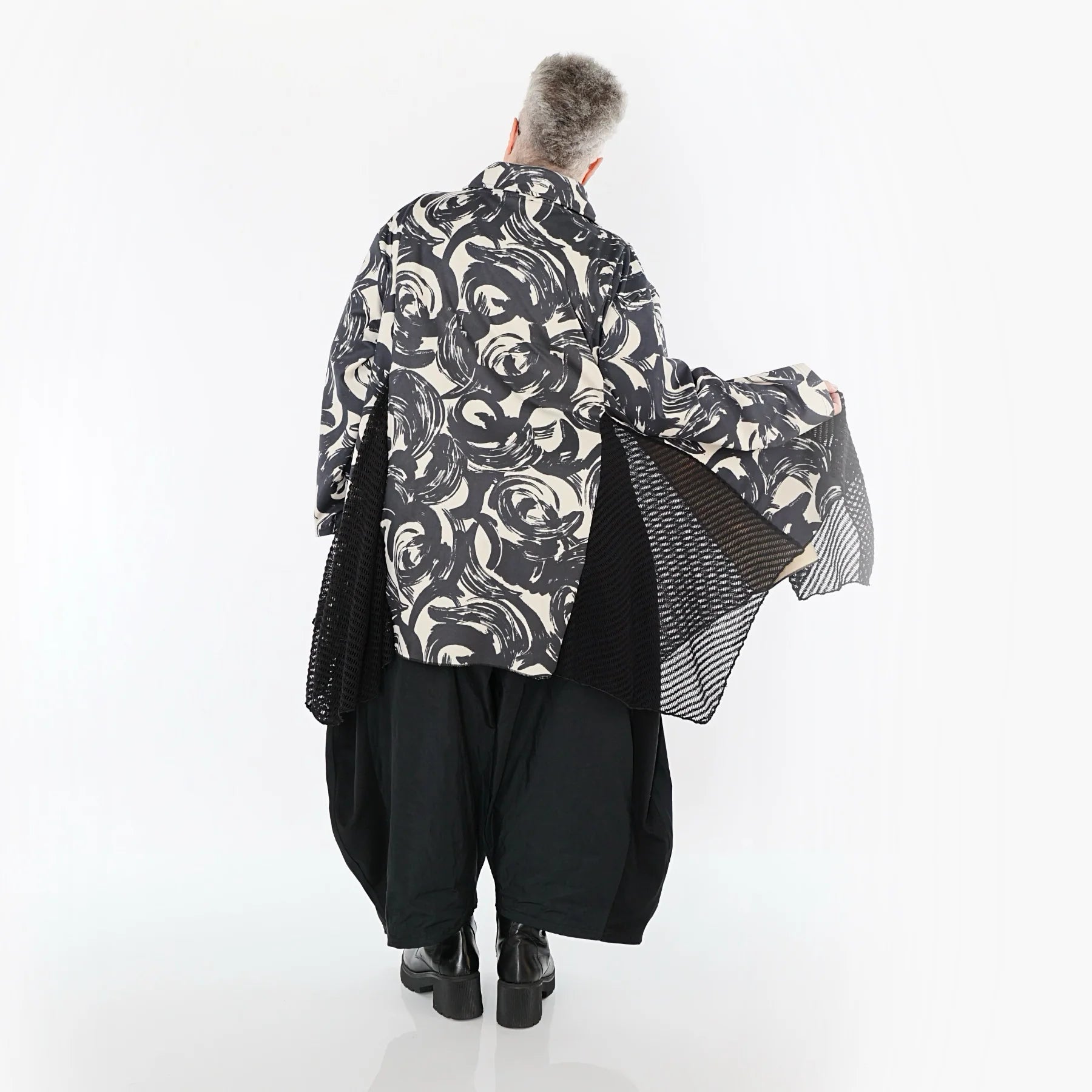  AKH Premium Jacke in Glocken-Form, aus Polyester, P1016.7148, Ecru/Schwarz, Pinselstrich