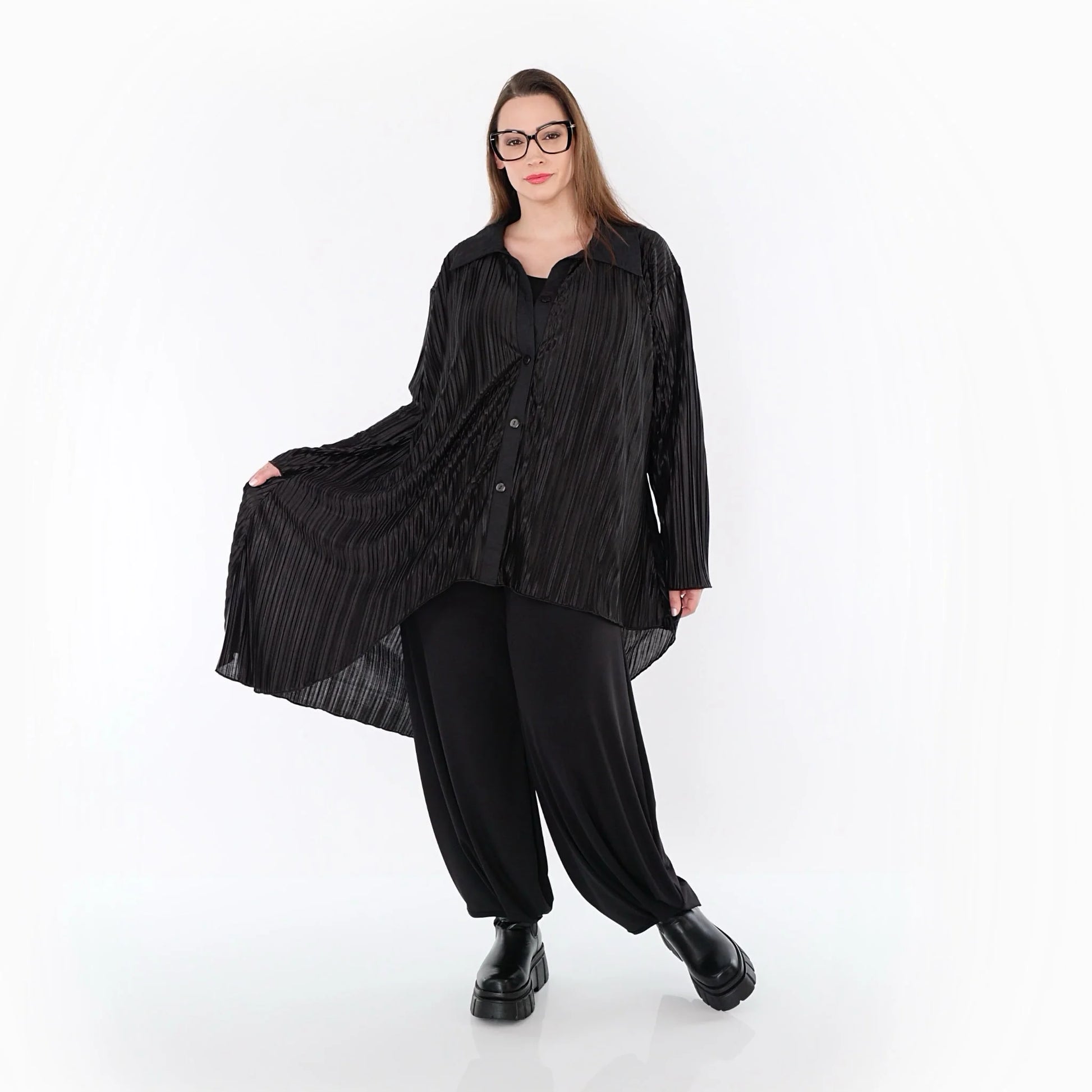  AKH Premium Bluse in Vokuhila-Form, aus Polyester, P1017.7149, Schwarz, Streifen, Schick