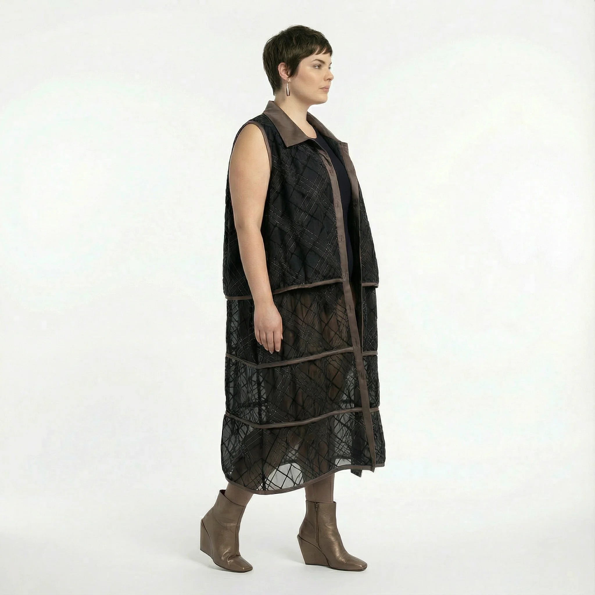  A-Form Weste von AKH Premium aus Materialmix, P1028.7120, Schwarz-Braun, Ausgefallen