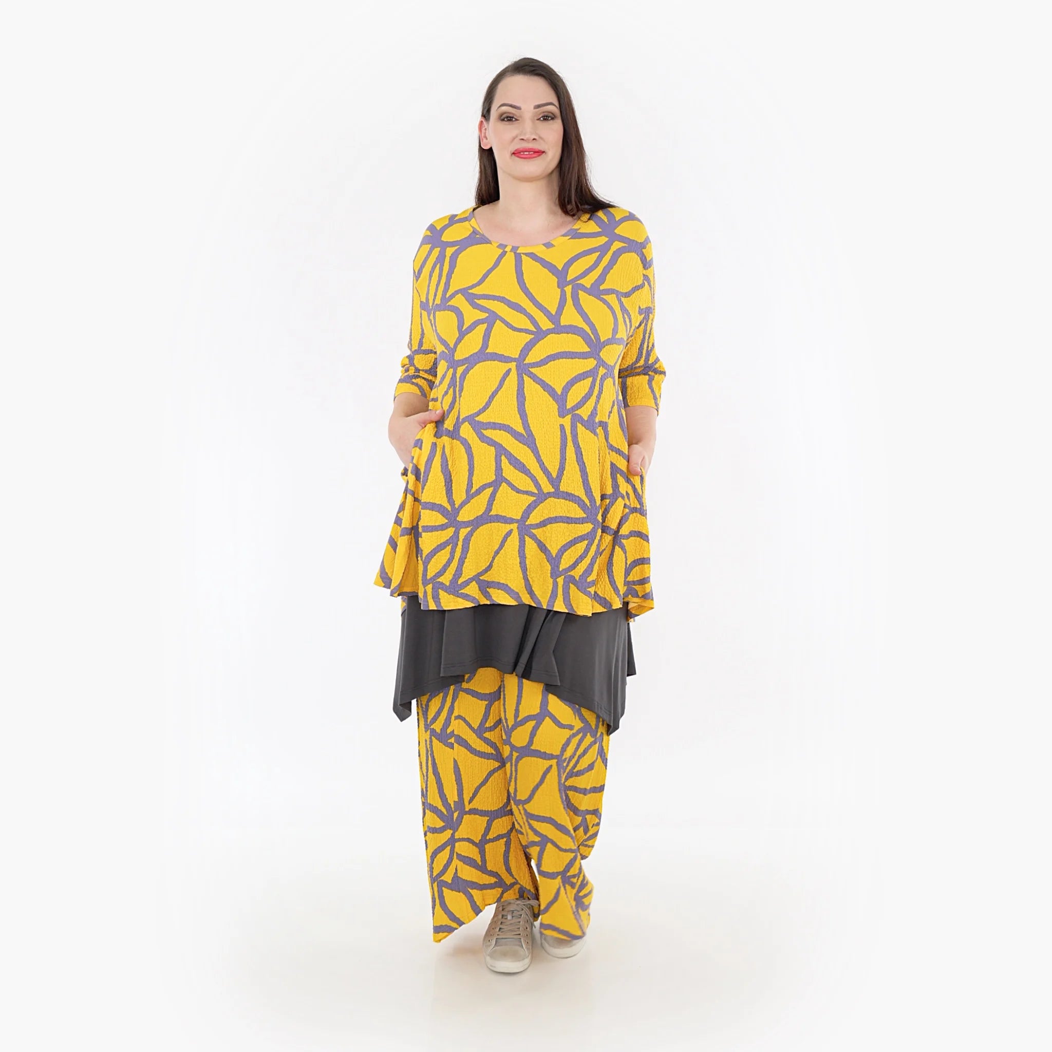  AKH Fashion Shirt in Glocken-Form, aus Viskose, 1317.01892, Gelb-Fliedergrau, Grafik