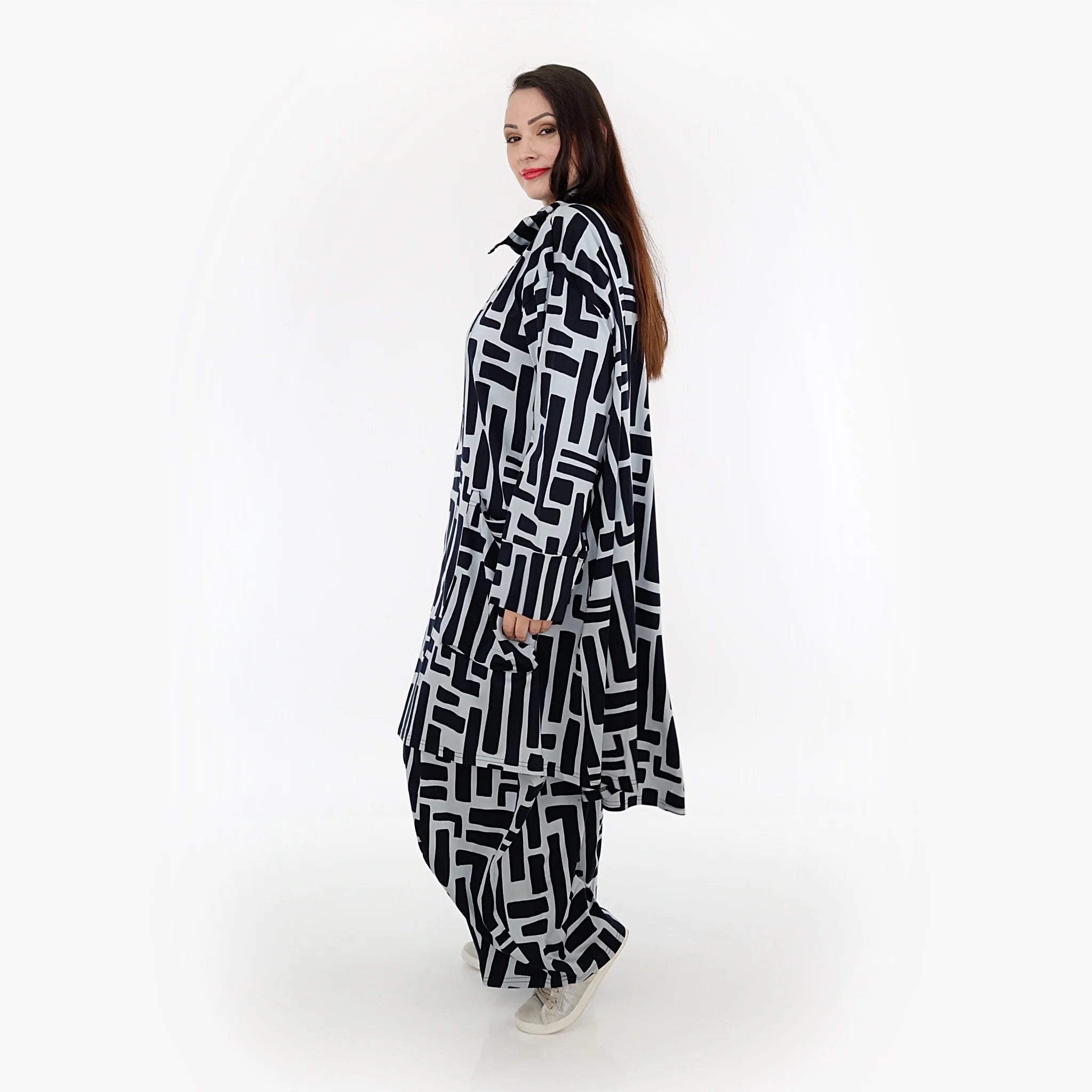  AKH Fashion Mantel in Vokuhila-Form, aus Viskose, 1318.02276, Marine-Hellblau, Schick