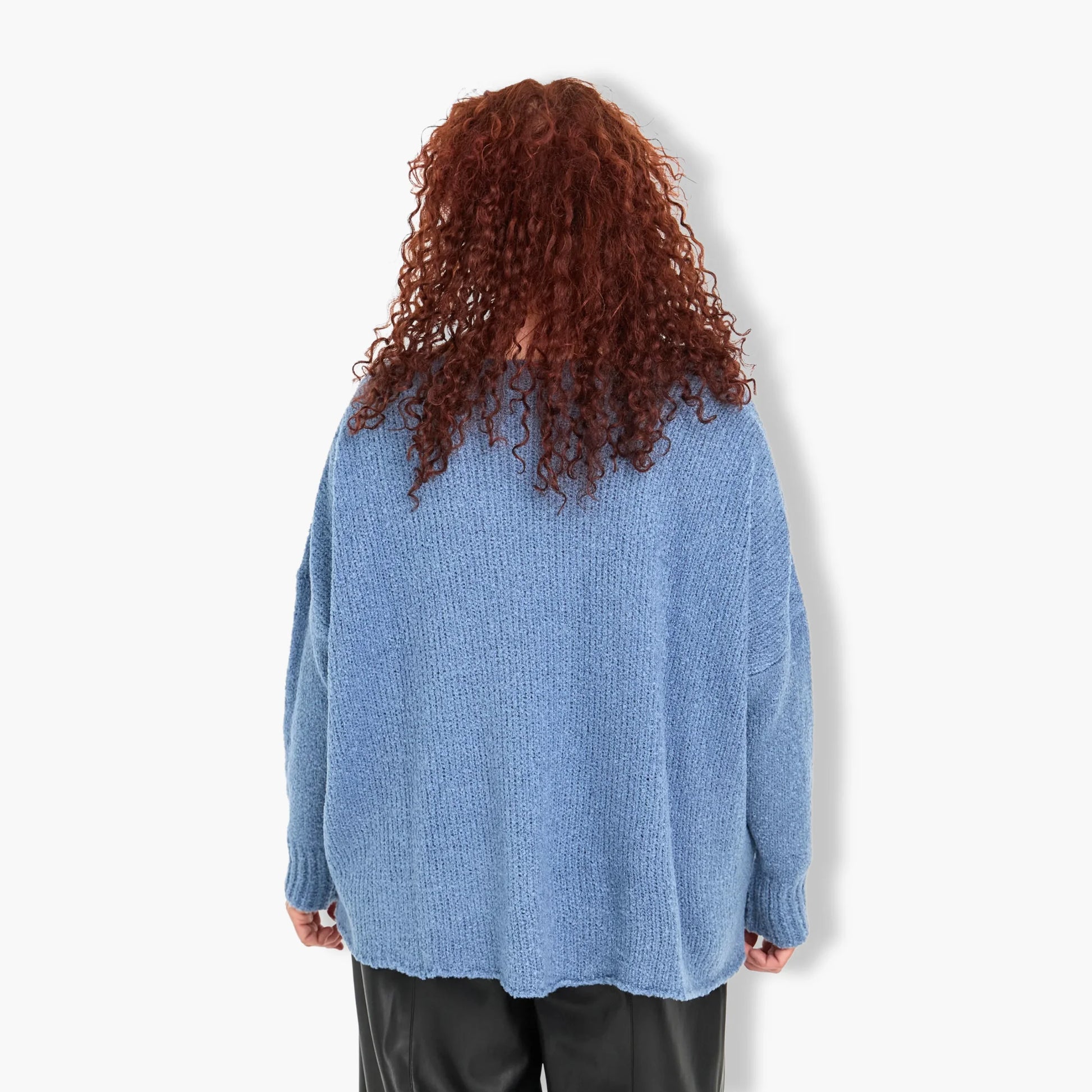  Amandine Pullover in kastiger Form, aus Viskose, A2711, Blau, Schick, Modern, Bequem