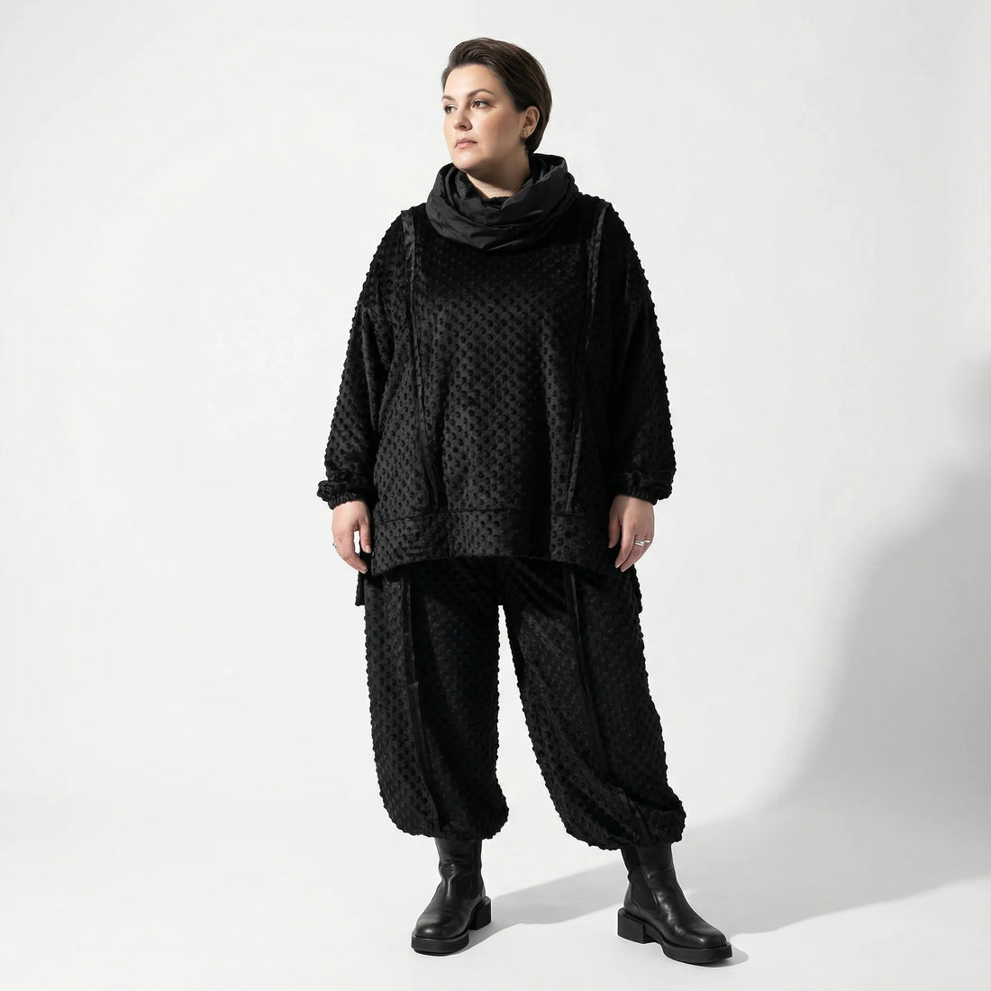  AKH Premium Bigshirt in gerader Form, aus Materialmix, P1030.7178, Schwarz, Punkte, Schick