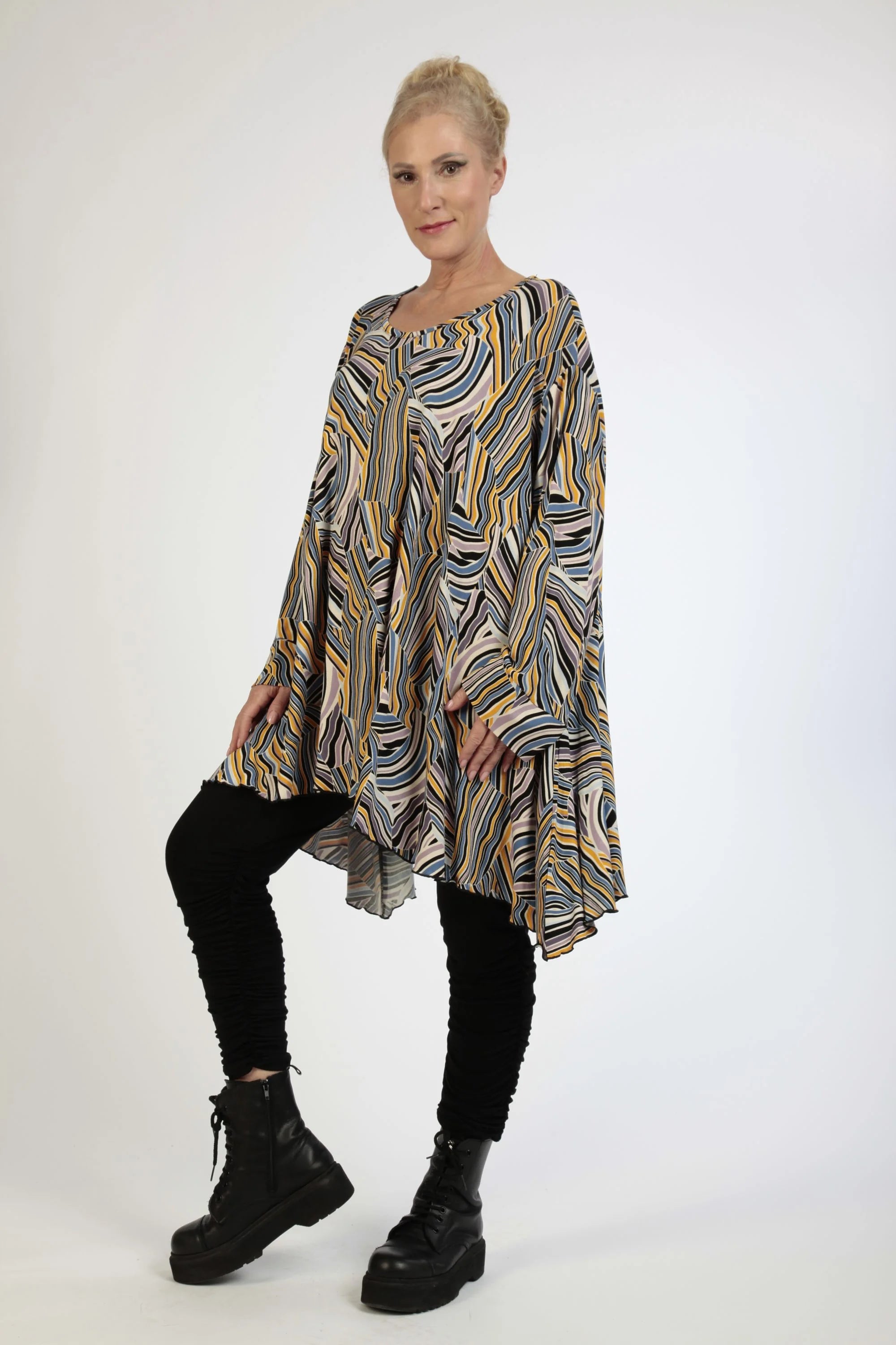  A-Form Bigshirt von AKH Fashion aus Viskose, 1169.00593, Blau-Gelb-Flieder, Grafik, Schick
