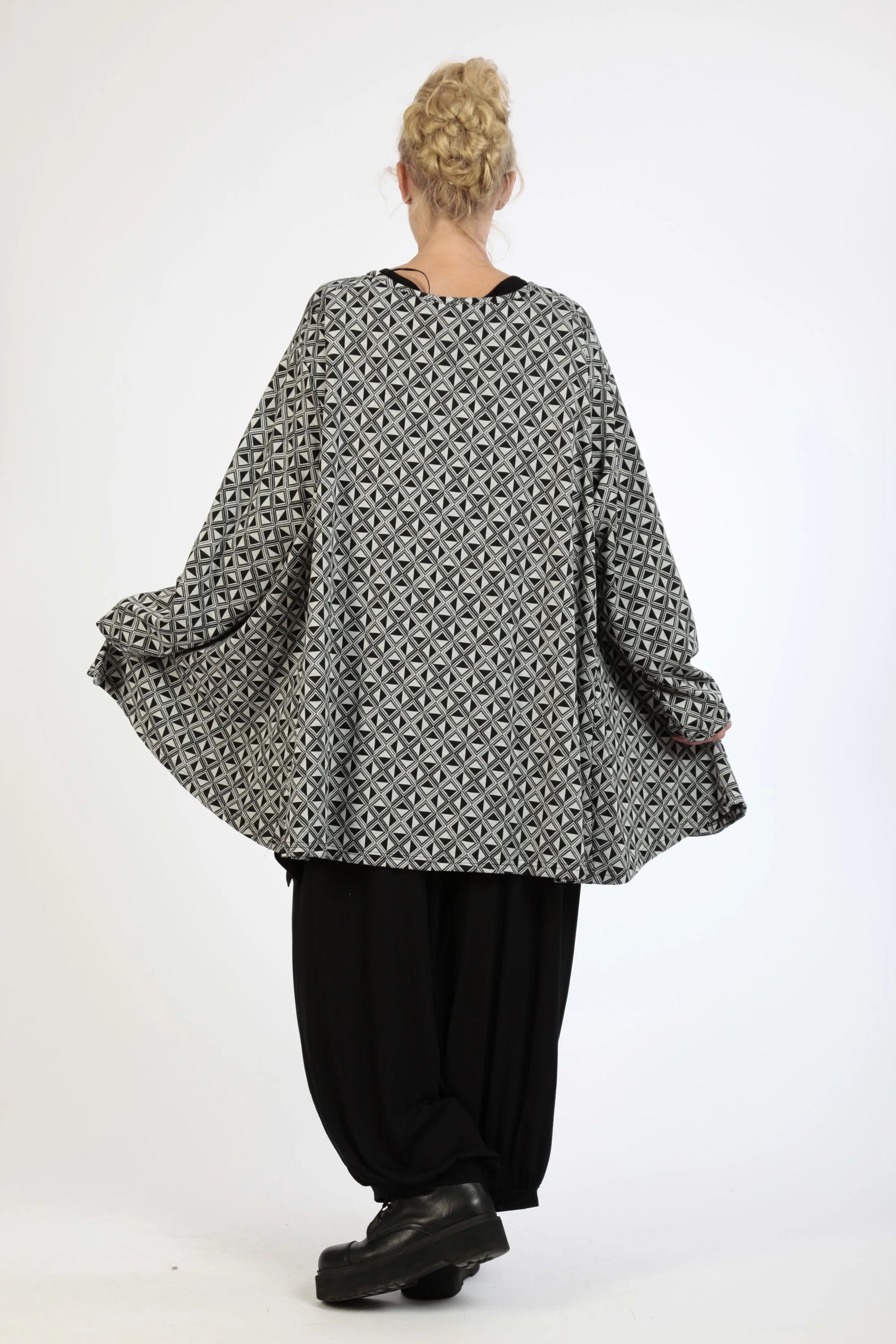  A-Form Bigshirt von AKH Fashion aus Materialmix, 1174.00593, Grau-Schwarz, Argyle, Schick