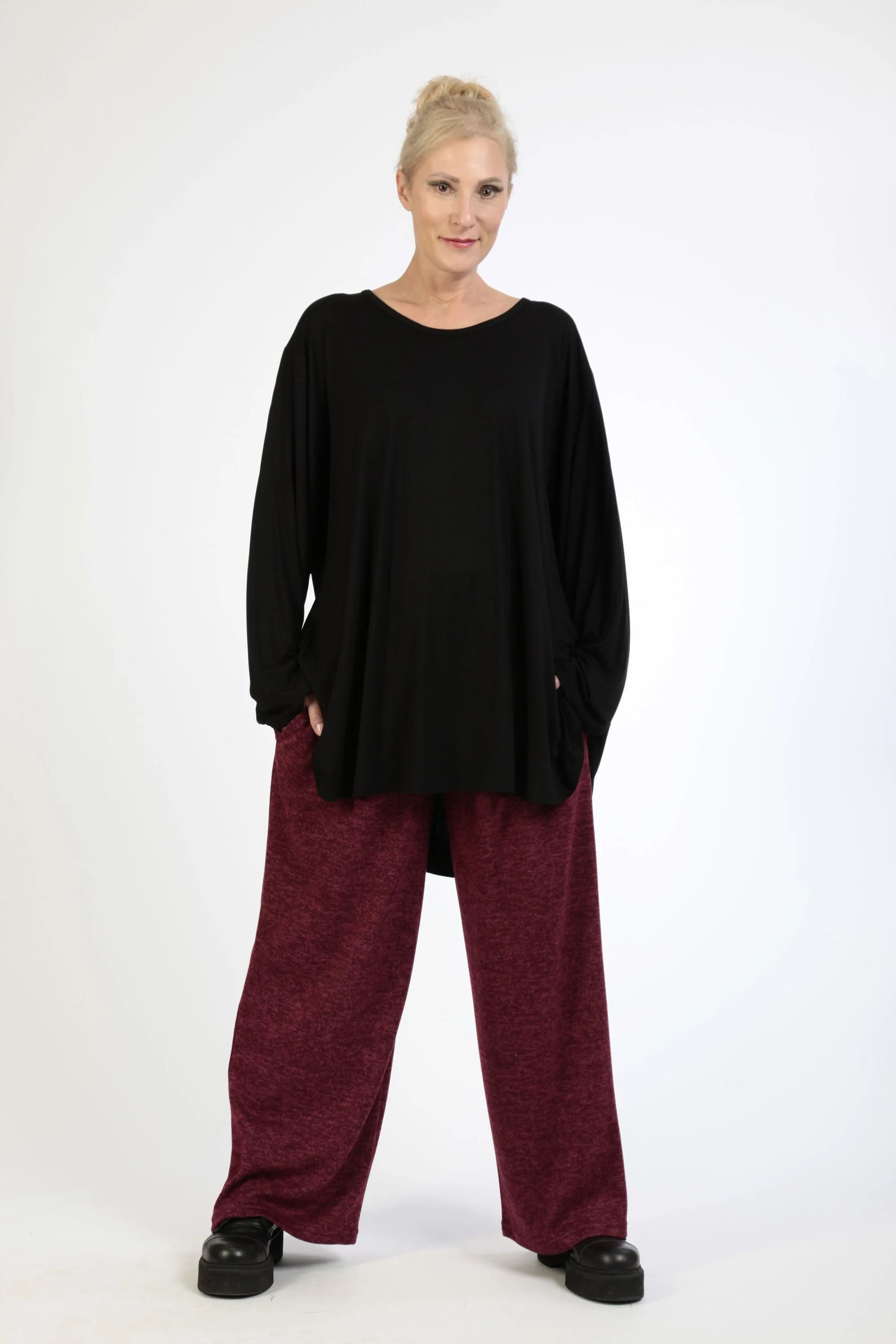  Elegante Strickhose in warmem Weinrot mit elastischem Bund und geradem Schnitt für Plus Size