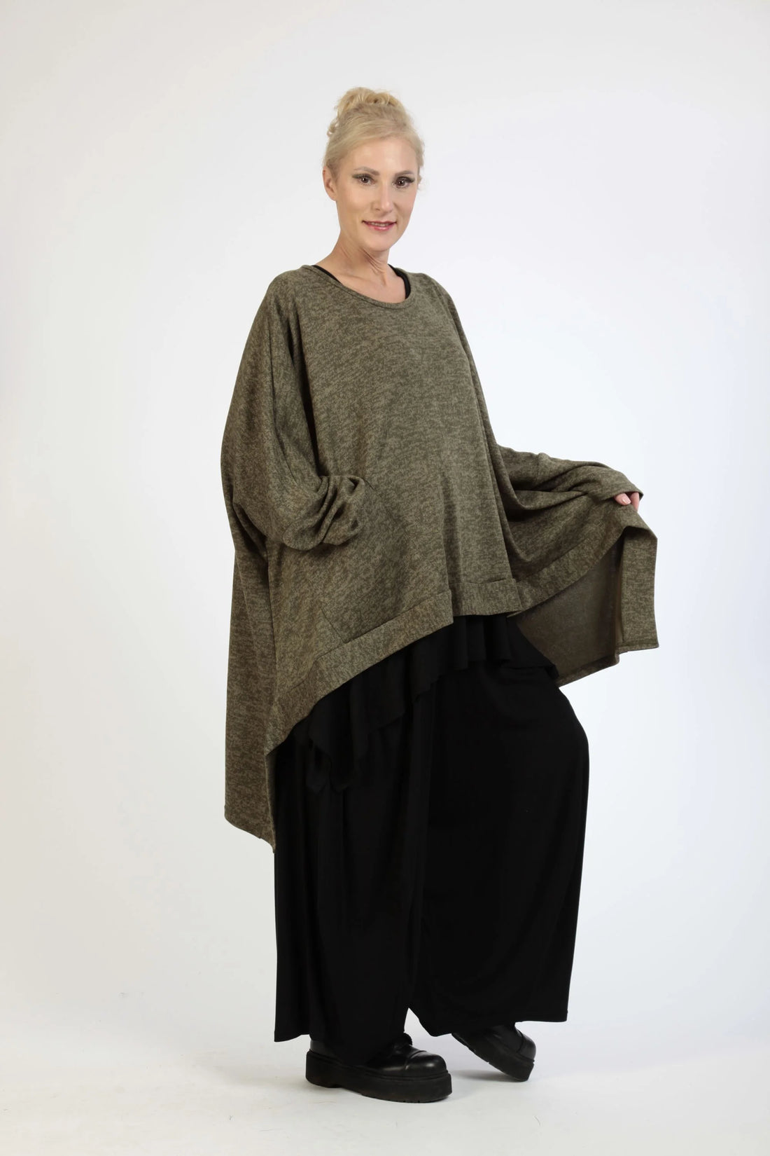  Bigshirt von AKH Fashion aus Polyester in Vokuhila-Form, 1179.06861, Olive, Schick, Modern