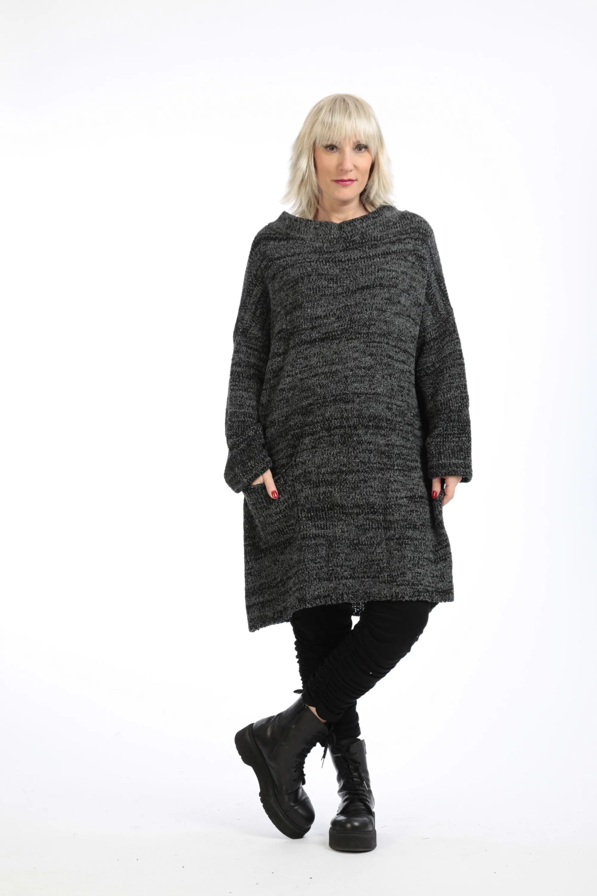  Stylischer melierter Pullover in Schwarz-Grau mit Stehkragen und praktischen Taschen, oversize Schnitt