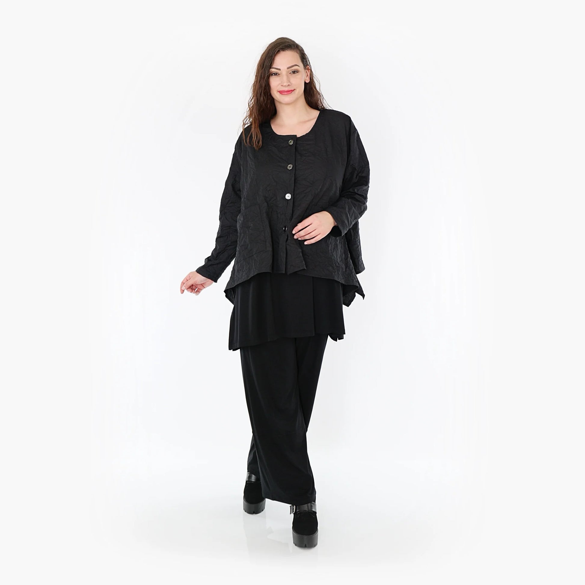  Elegante A-Form Jacke in modernem Schwarz aus feiner Viskose für einen zeitlosen Look