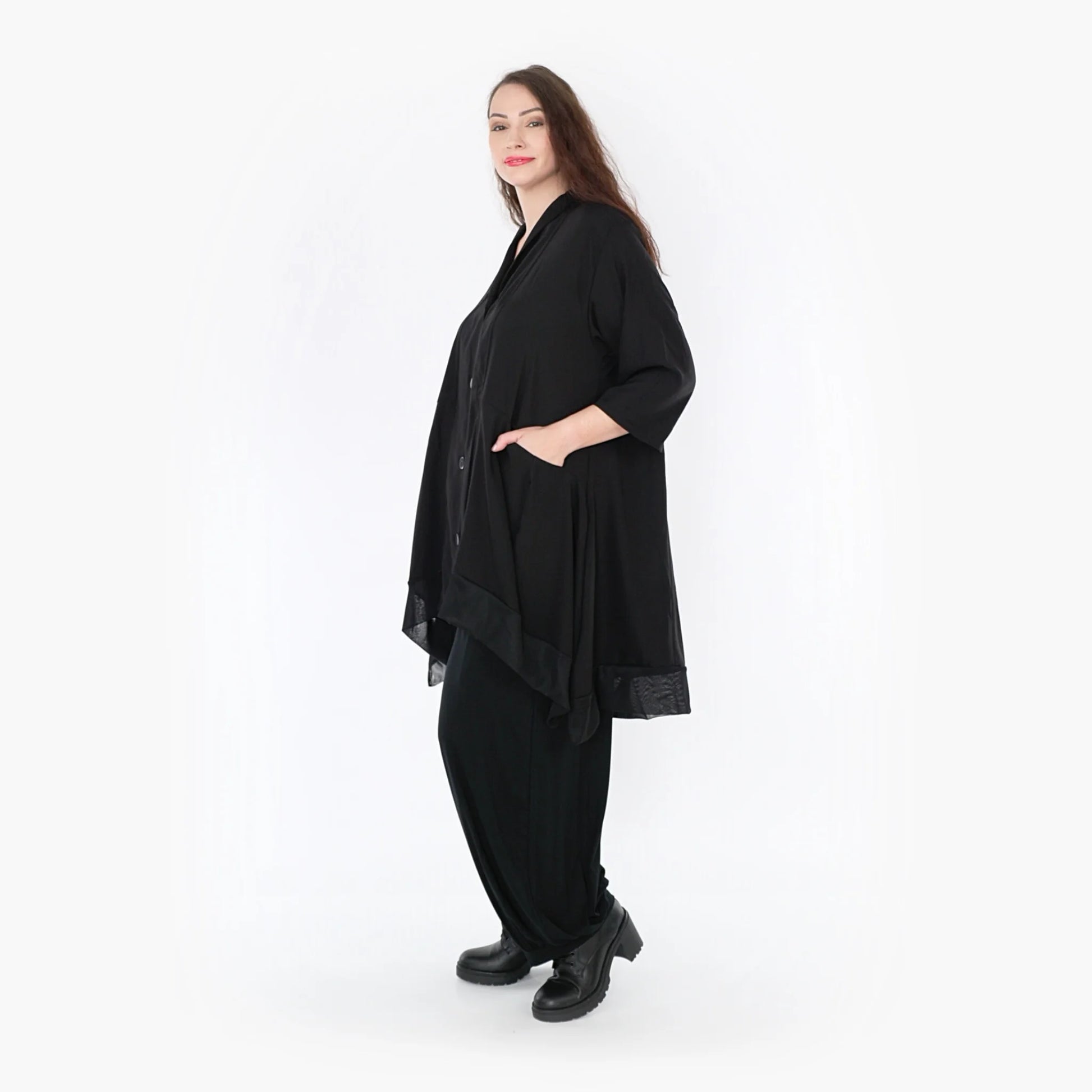  A-Form Jacke in elegantem Schwarz aus feinem Slinky-Material für perfekten Tragekomfort