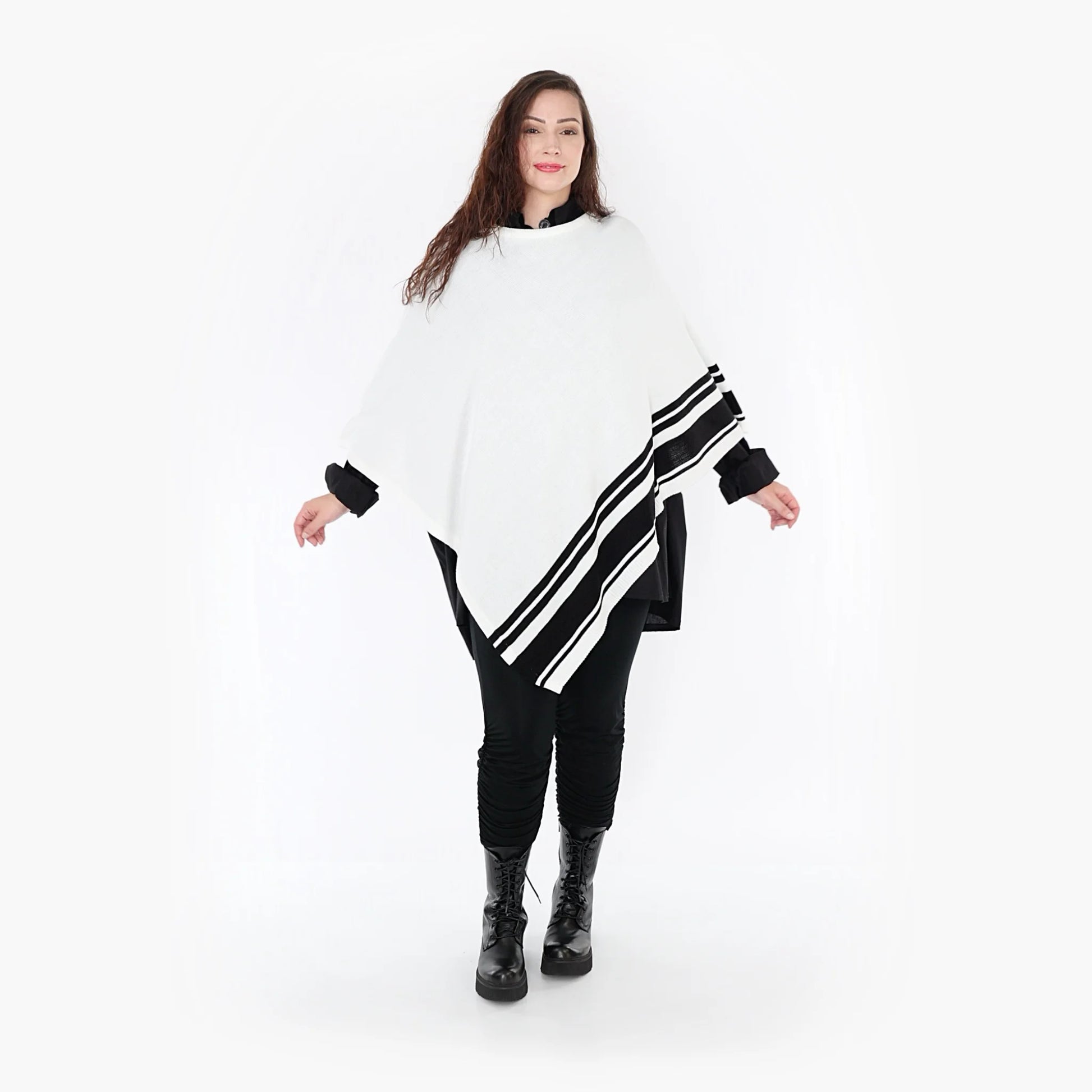  Poncho von AKH Fashion aus Baumwolle in asymmetrischer Form, 1343.02406, Weiß-Schwarz