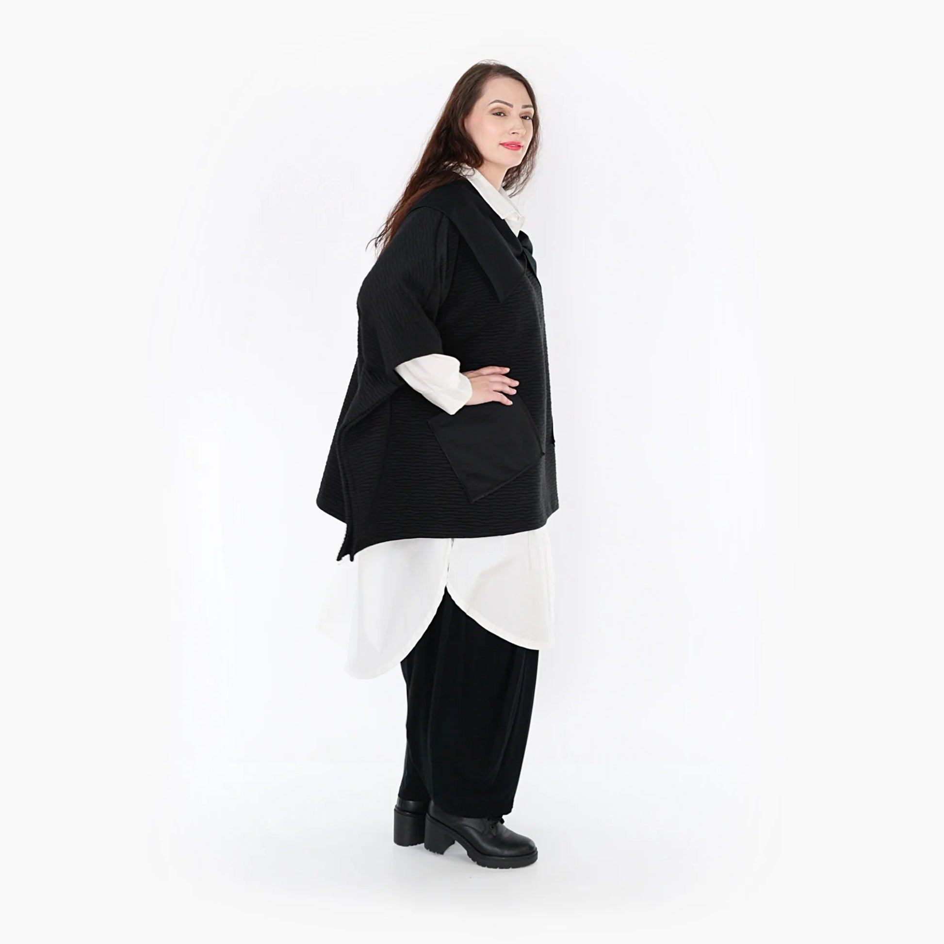  Poncho von AKH Fashion aus Materialmix in kastiger Form, 1347.06884, Schwarz, Ausgefallen