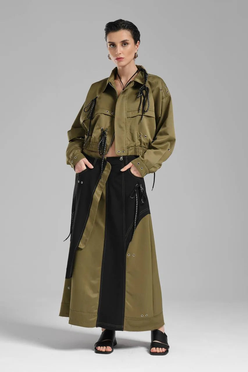 TW3 Jacke in kastiger Form, aus Polyamid, 1134, Khaki, Ausgefallen, aufwendig verarbeitet
