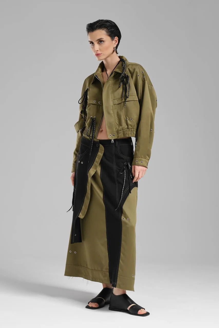  TW3 Jacke in kastiger Form, aus Polyamid, 1134, Khaki, Ausgefallen, aufwendig verarbeitet