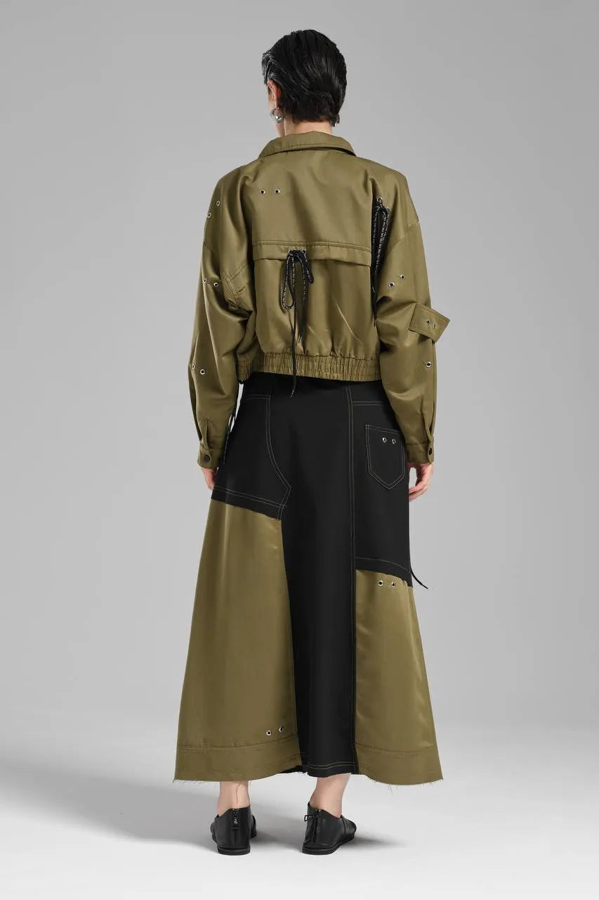  TW3 Jacke in kastiger Form, aus Polyamid, 1134, Khaki, Ausgefallen, aufwendig verarbeitet