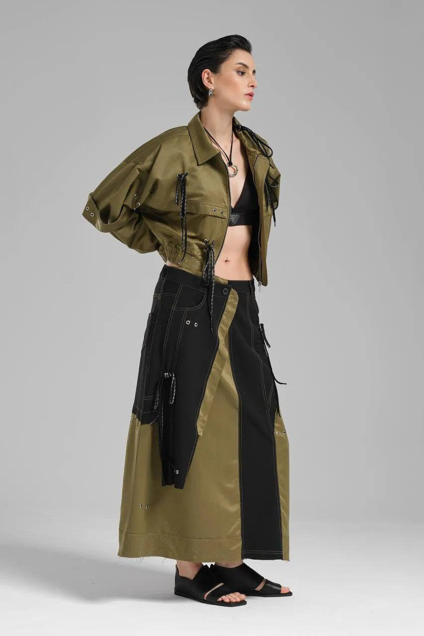  TW3 Jacke in kastiger Form, aus Polyamid, 1134, Khaki, Ausgefallen, aufwendig verarbeitet