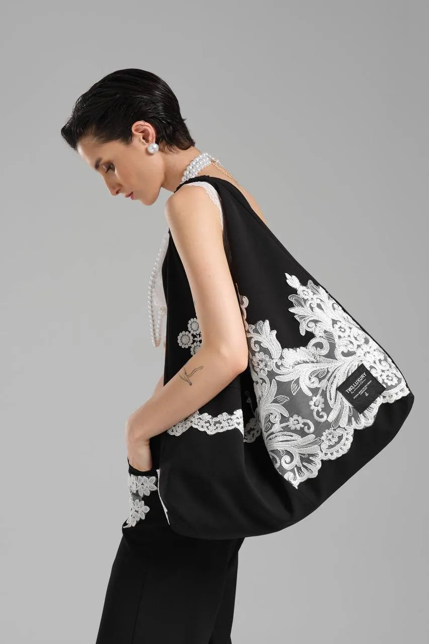  Tasche von TW3 aus feinem Materialmix, 1179, Schwarz, Blumen, Schick, Modern, Ausgefallen