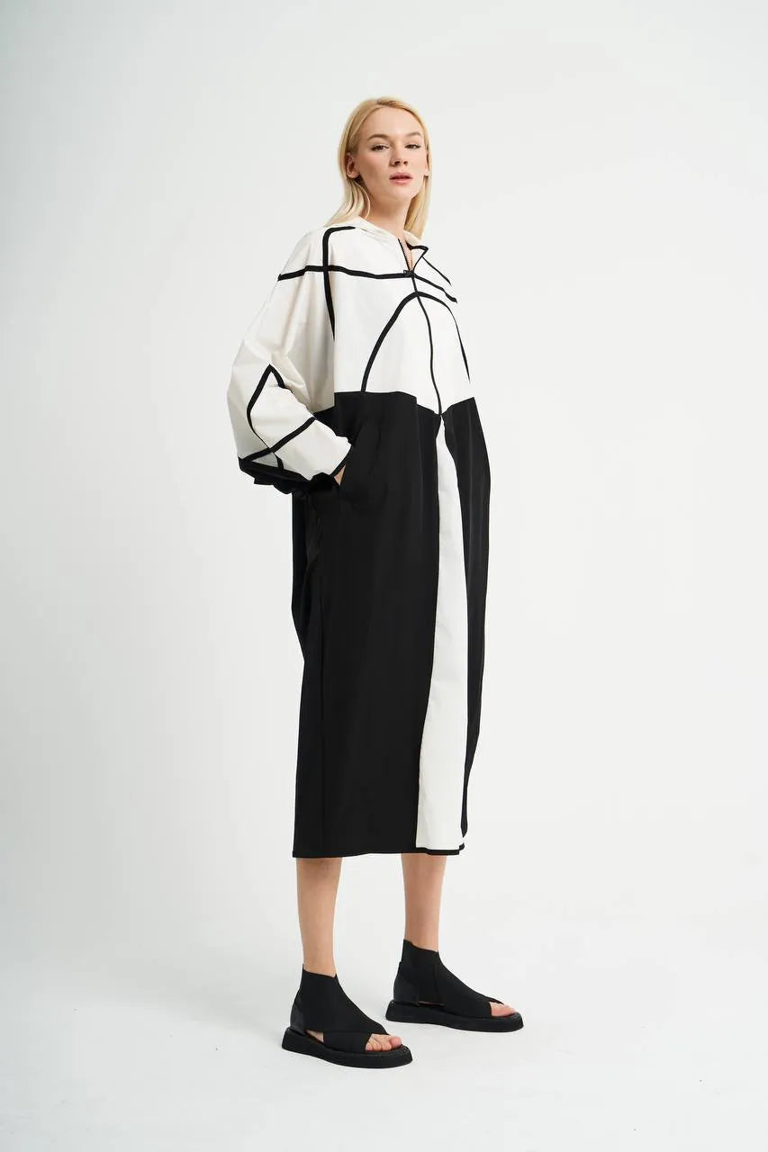  Oversize Kleid von TW3, aus luftigem Krepp, 460, Schwarz/Weiß, Streifen, mit Kapuze