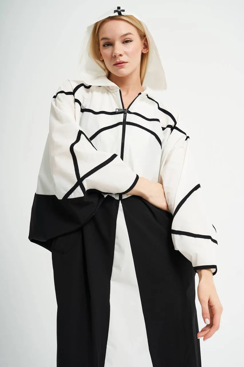  Oversize Kleid von TW3, aus luftigem Krepp, 460, Schwarz/Weiß, Streifen, mit Kapuze