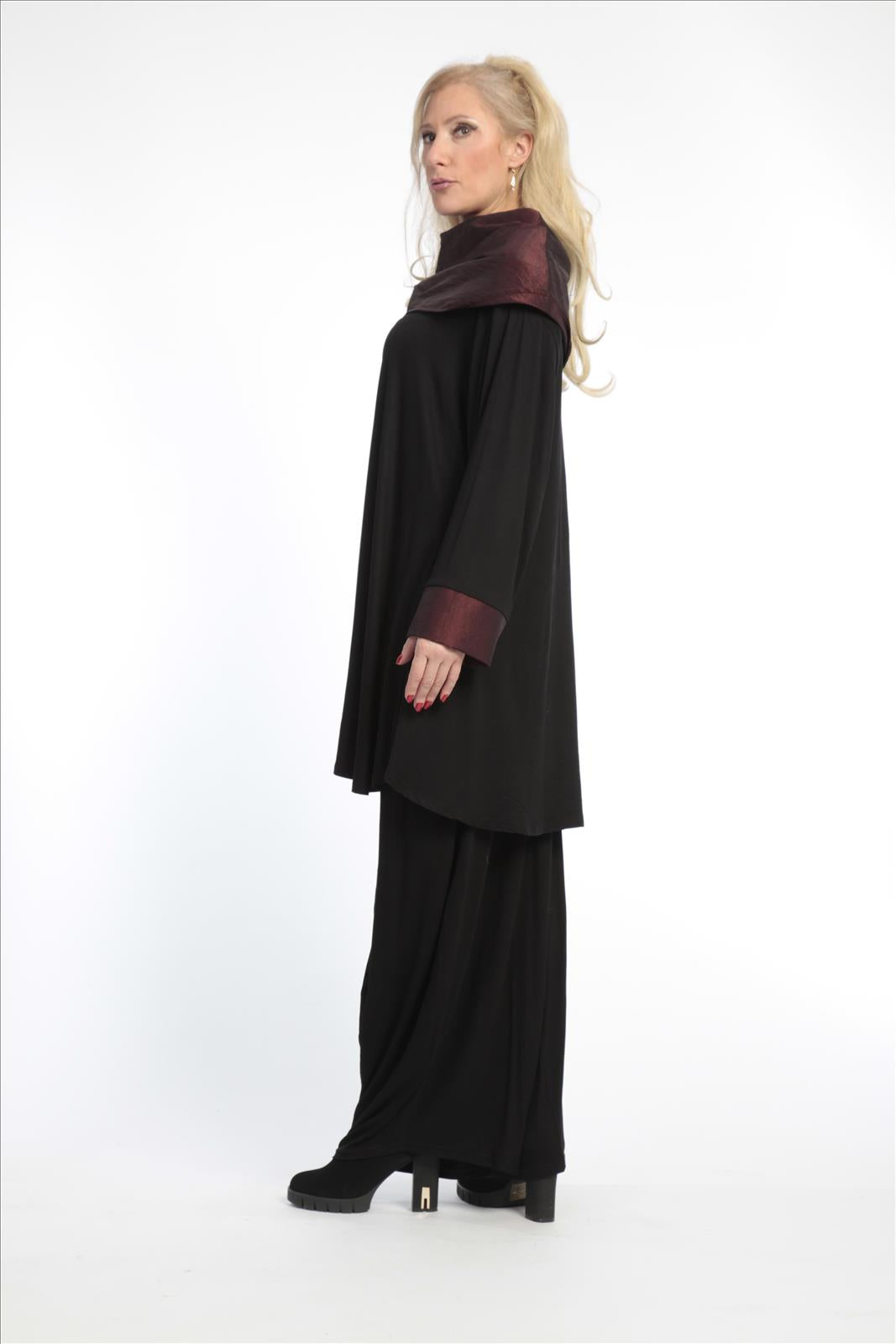  A-Form Bigshirt von AKH Fashion aus Materialmix, 0780.06760, Schwarz-Bordeaux, Ausgefallen