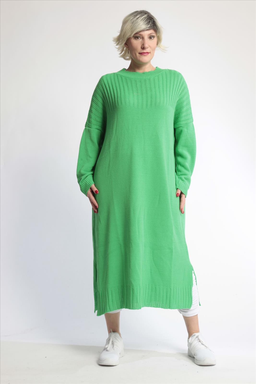  Schickes Kleid im modischen Lagenlook in zeitlosem Grünton für Plus Size und Casual-Look