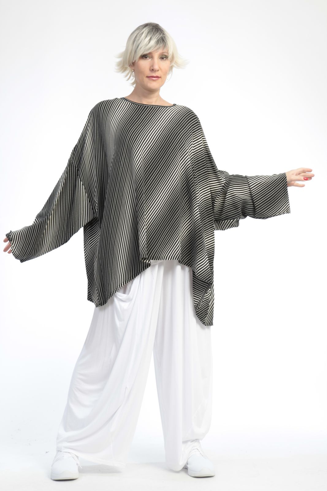  Bigshirt von AKH Fashion aus Viskose in gerader Form, 0811.07601, Schwarz-Wollweiß, Schick