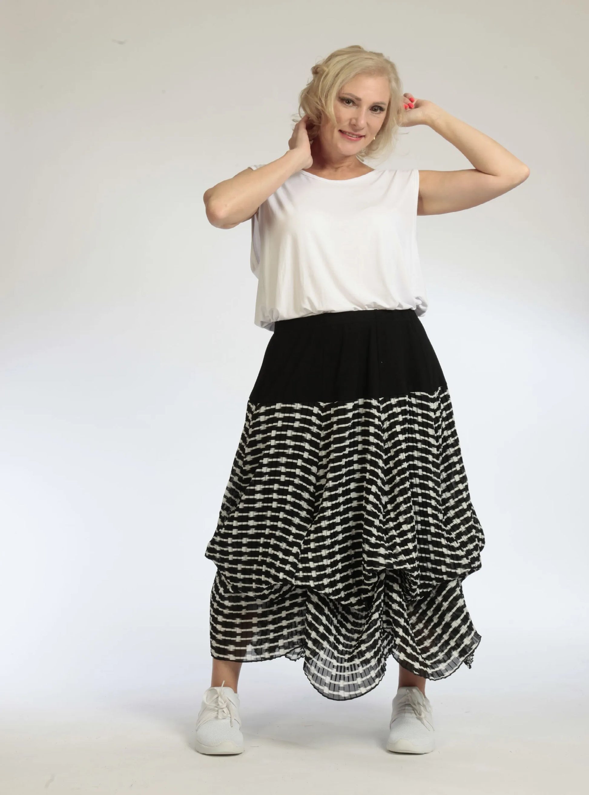  Schicker Plus Size Ballonrock im Plissee-Design mit elastischem Bund und trendigem Schwarz-Weiß-Muster