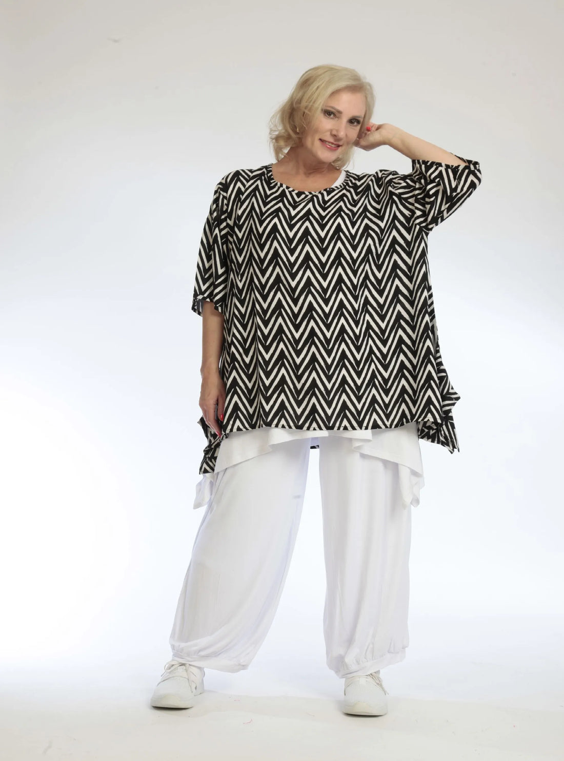  A-Form Shirt von AKH Fashion aus Viskose, 1093.01019, Schwarz-Weiß, Aztec, Schick, Modern