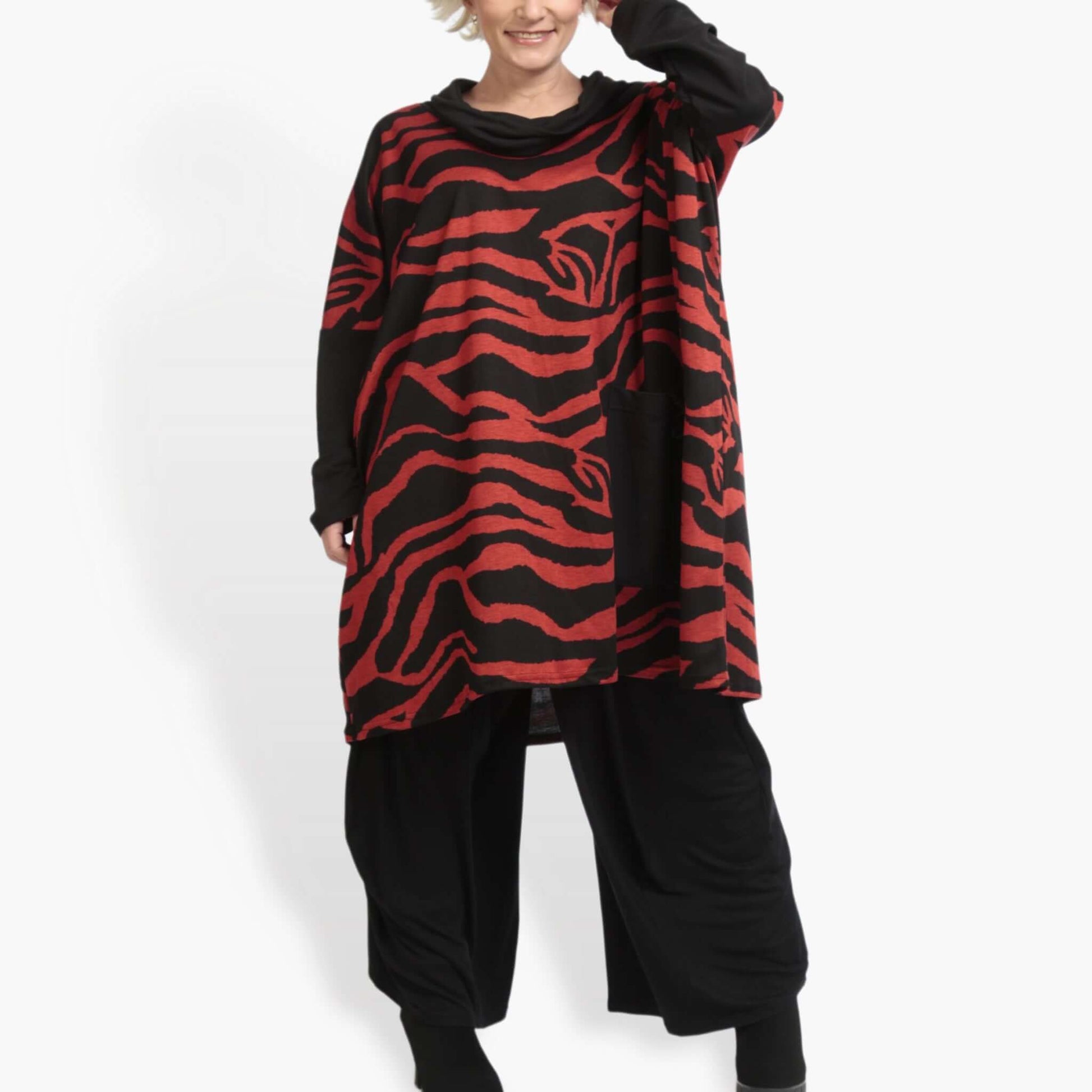  Bigshirt von AKH Fashion aus Viskose in kastiger Form, 0916.06807, Schwarz-Rot, Ausgefallen