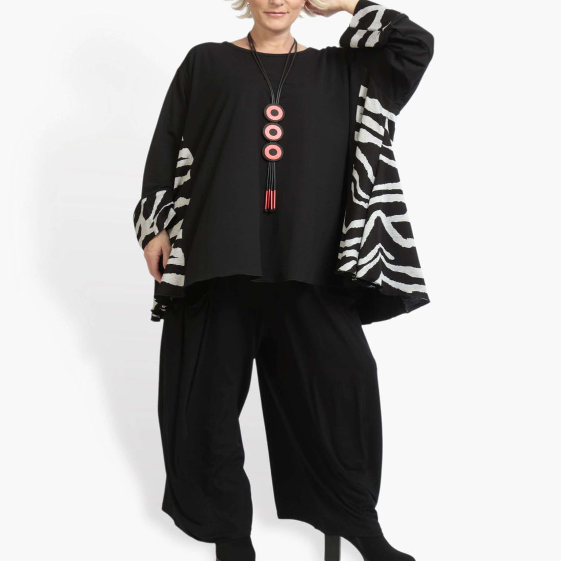  A-Form Bigshirt von AKH Fashion aus Viskose, 0916.00593, Schwarz-Grau, Zebra, Schick, Modern