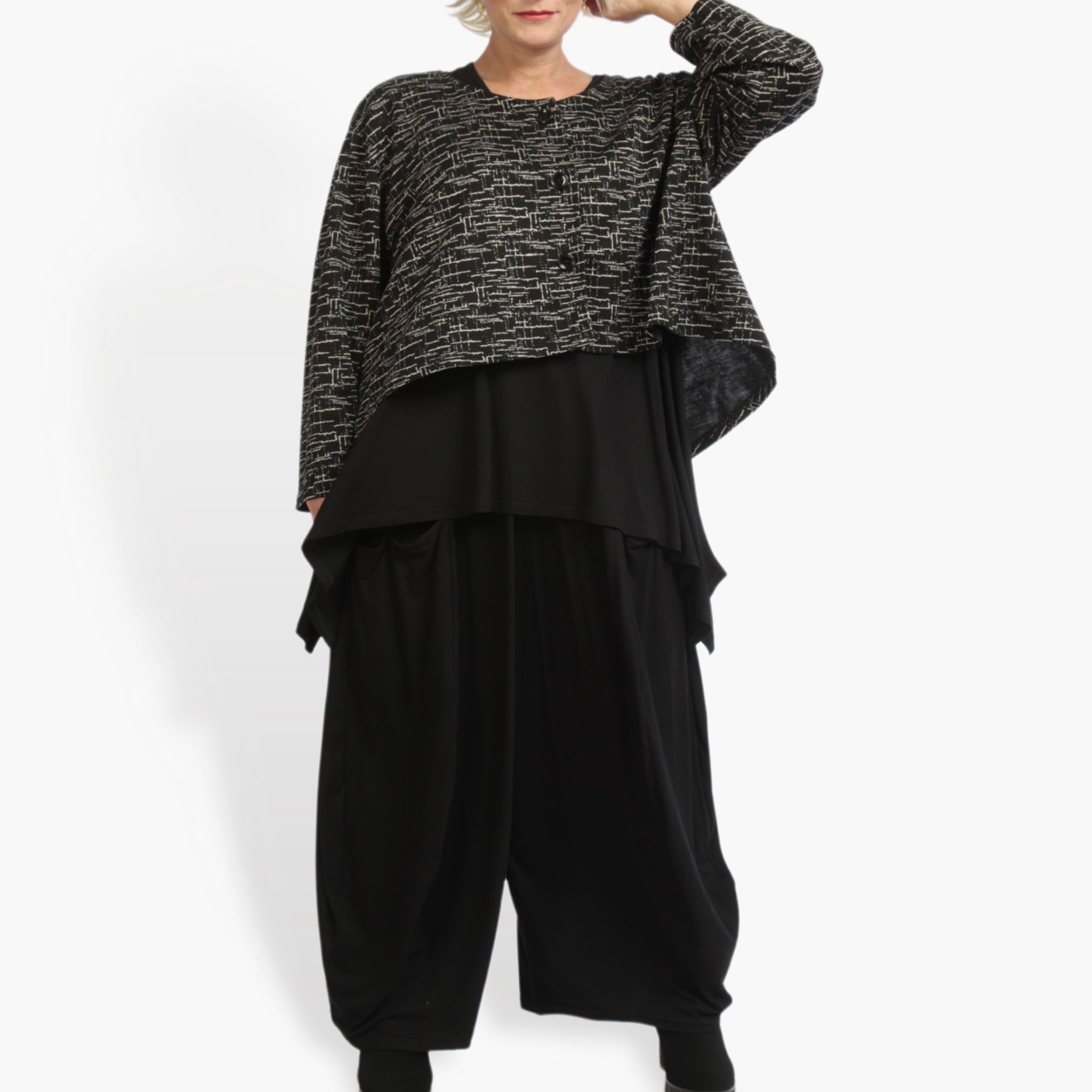  AKH Fashion Jacke in gerundeter Form, aus Materialmix, 0926.00130, Schwarz-Ekru, Grafik